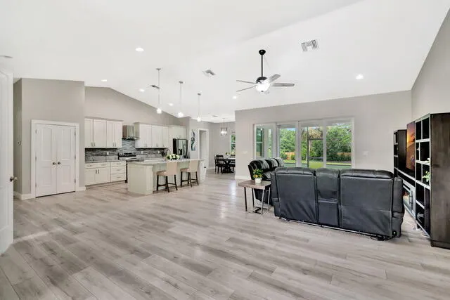 10231 176th Lane N