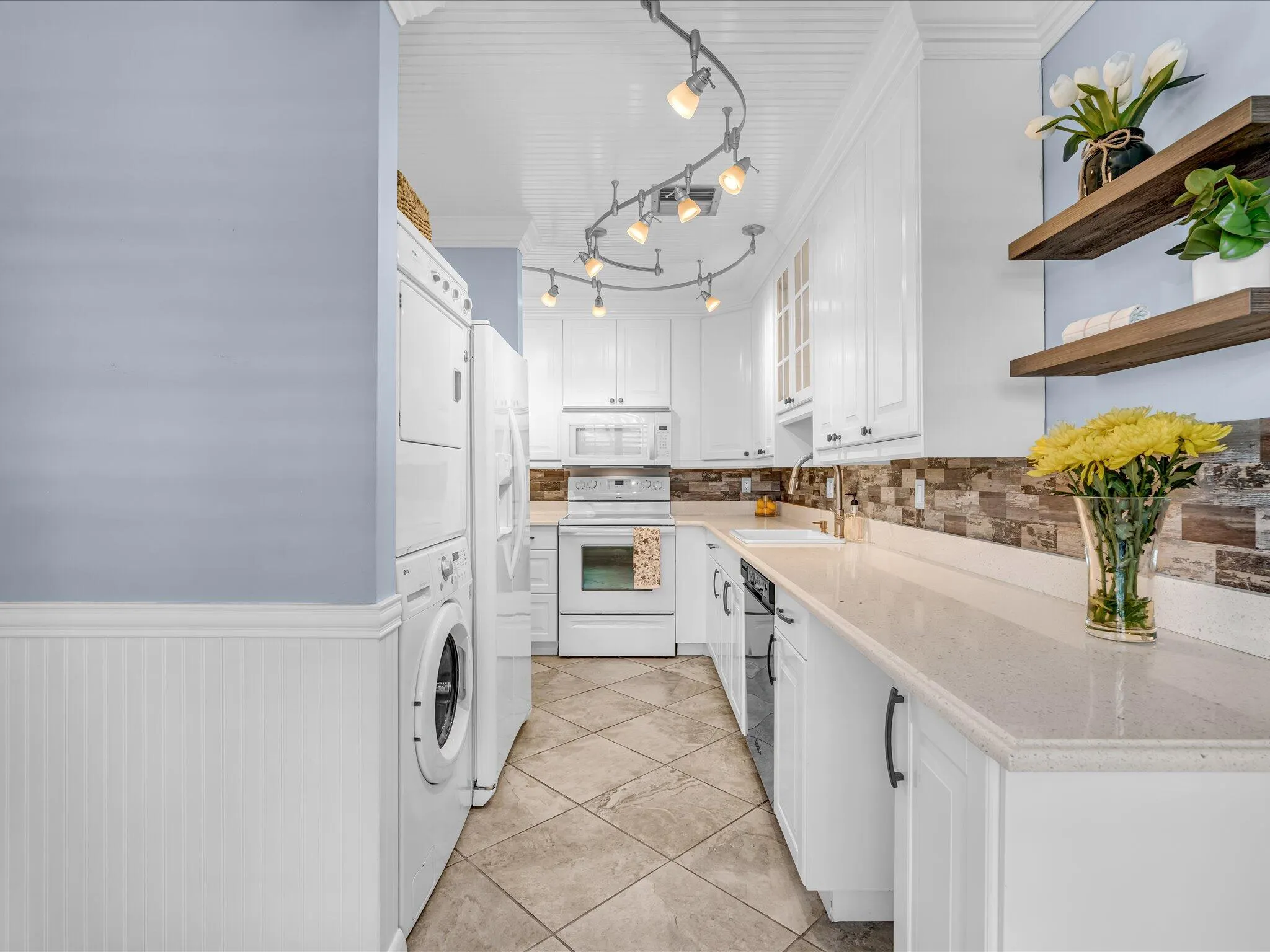 1151 CALAMONDIN Terrace #103