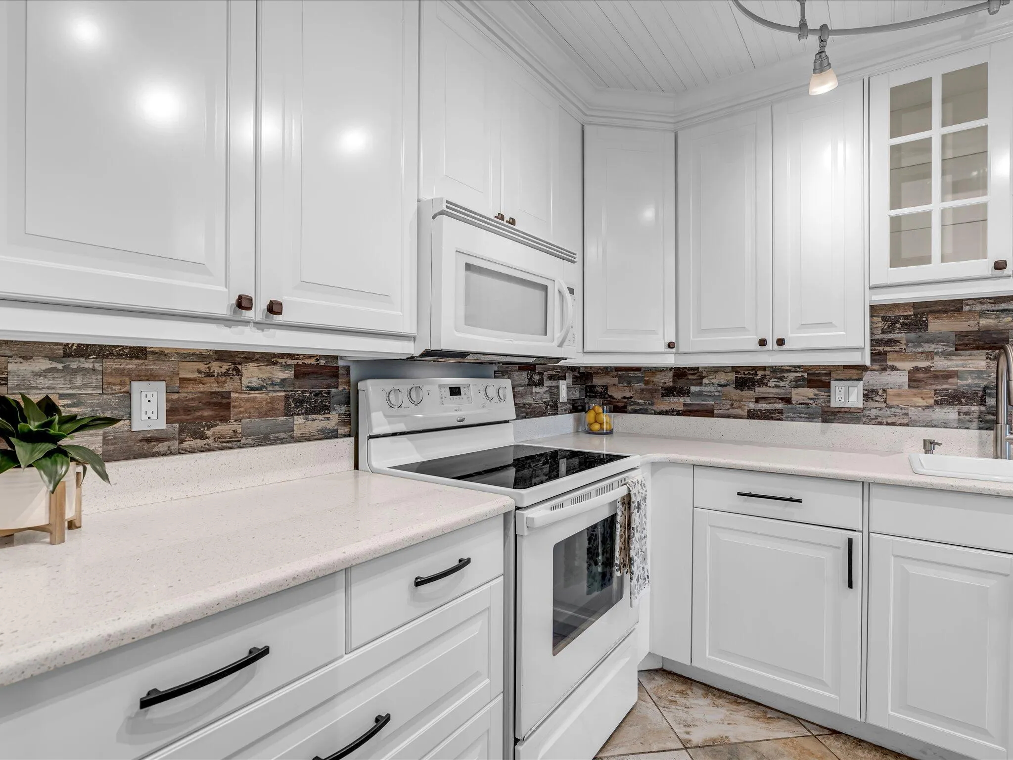 1151 CALAMONDIN Terrace #103