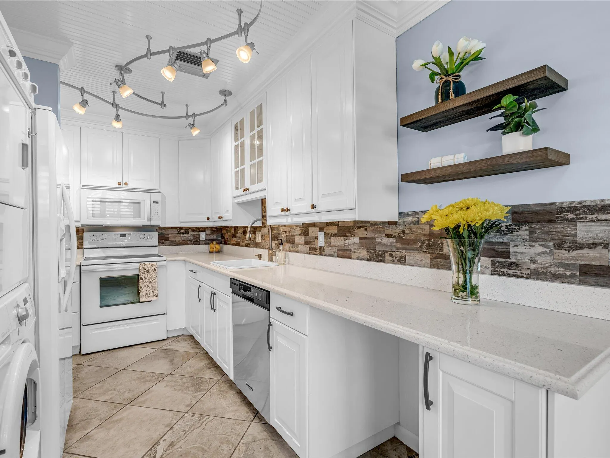 1151 CALAMONDIN Terrace #103