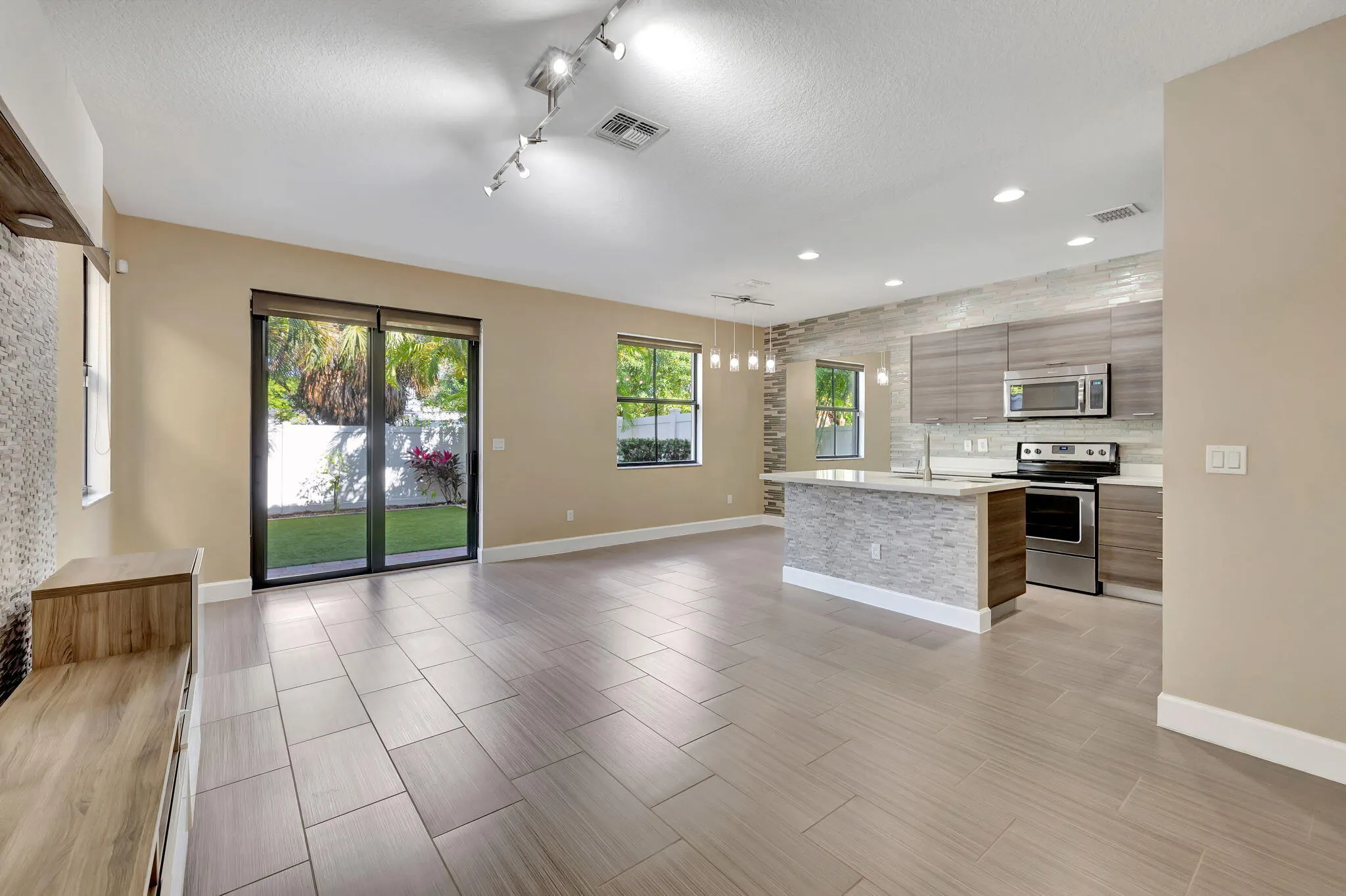 4729 NW 59th Street