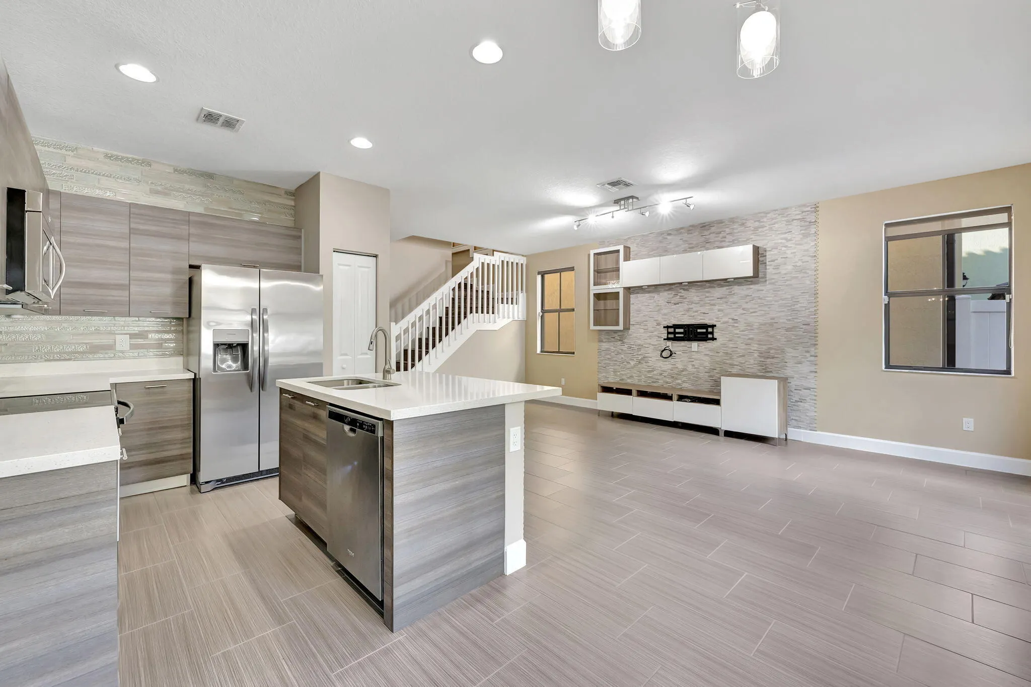 4729 NW 59th Street