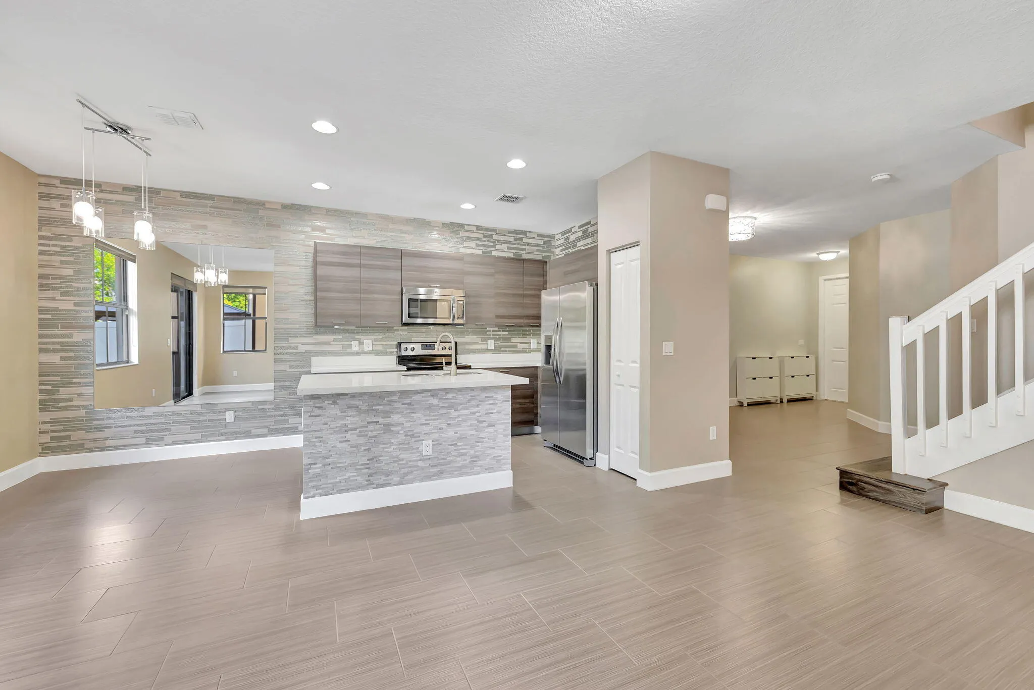 4729 NW 59th Street