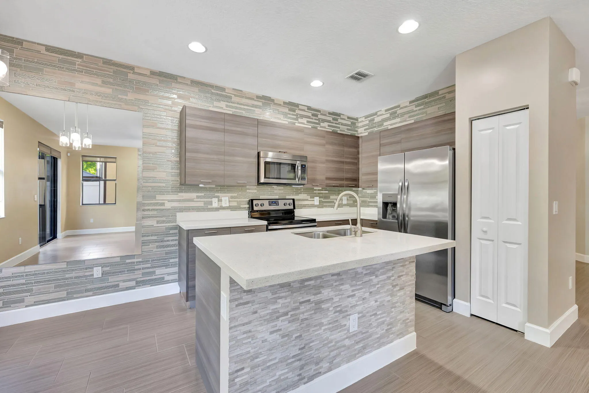 4729 NW 59th Street