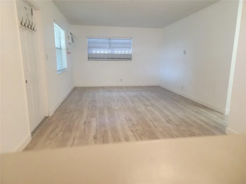 900 SW 11th Street #3