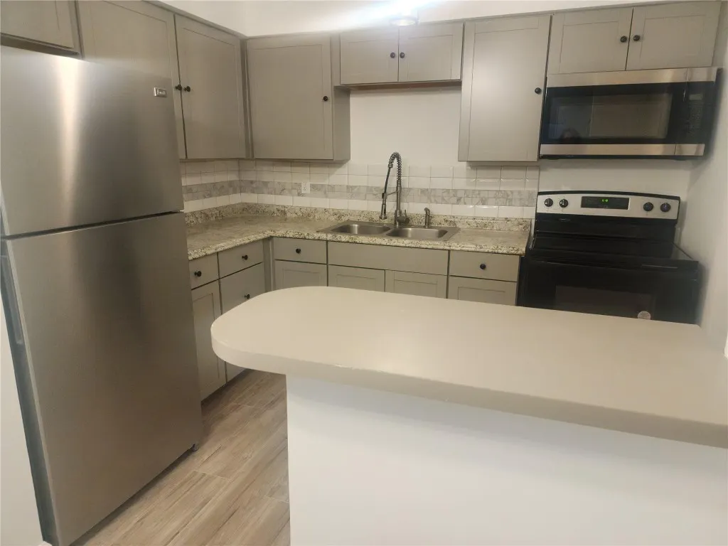 900 SW 11th Street #3