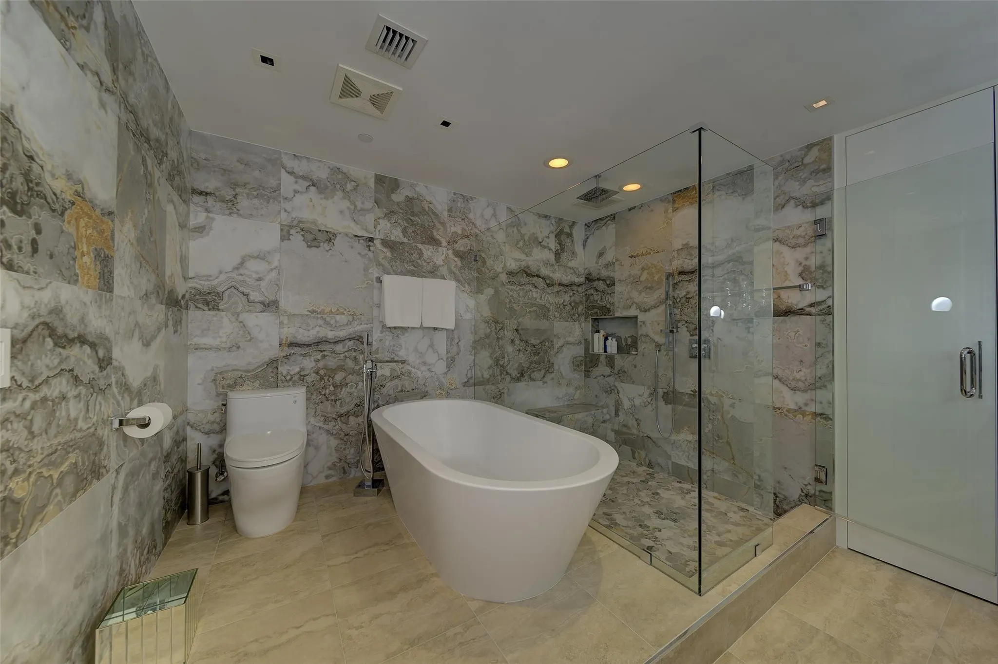 1 N Fort Lauderdale Beach Blvd, #1906