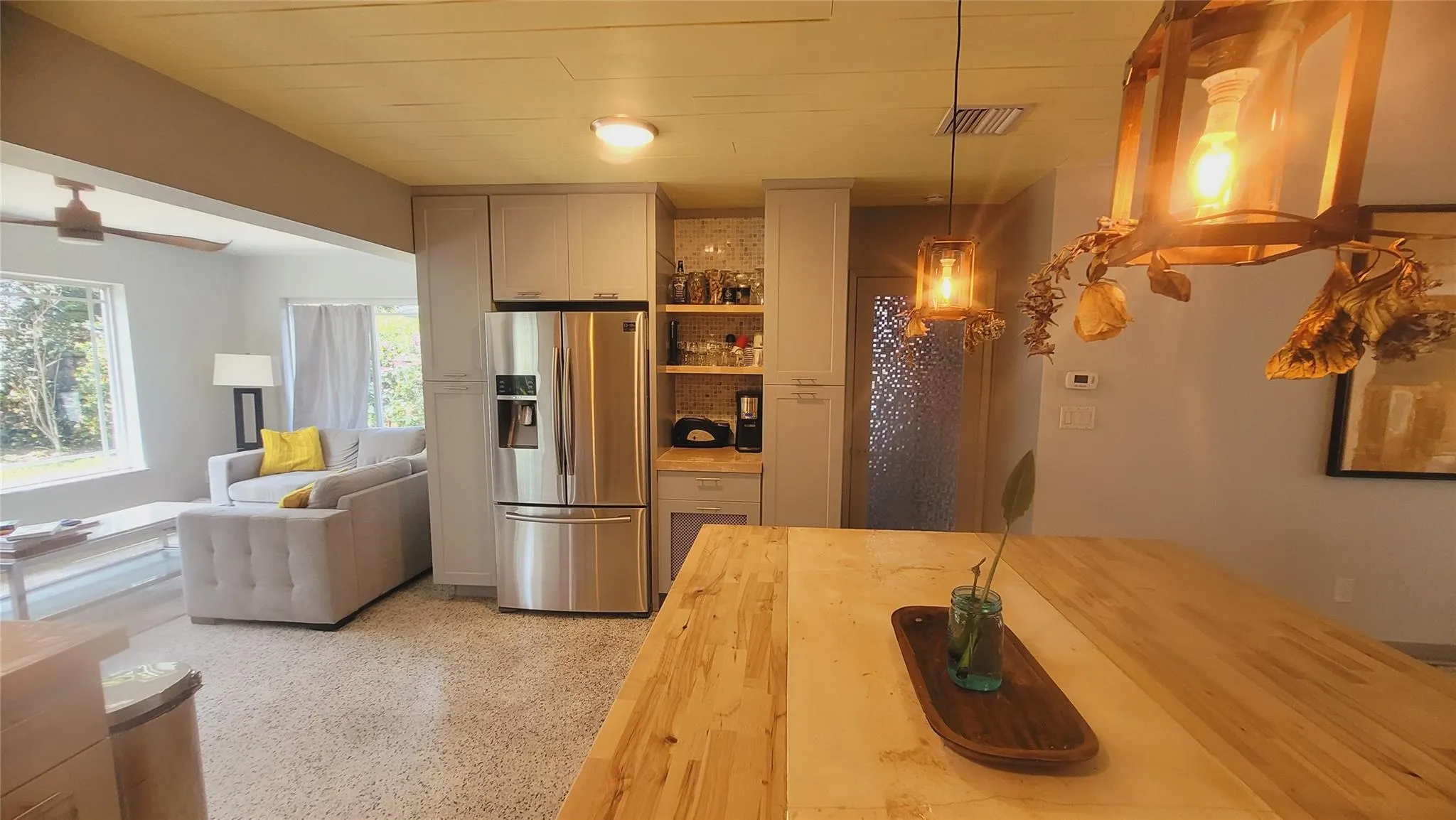 818 NW 28th Ct