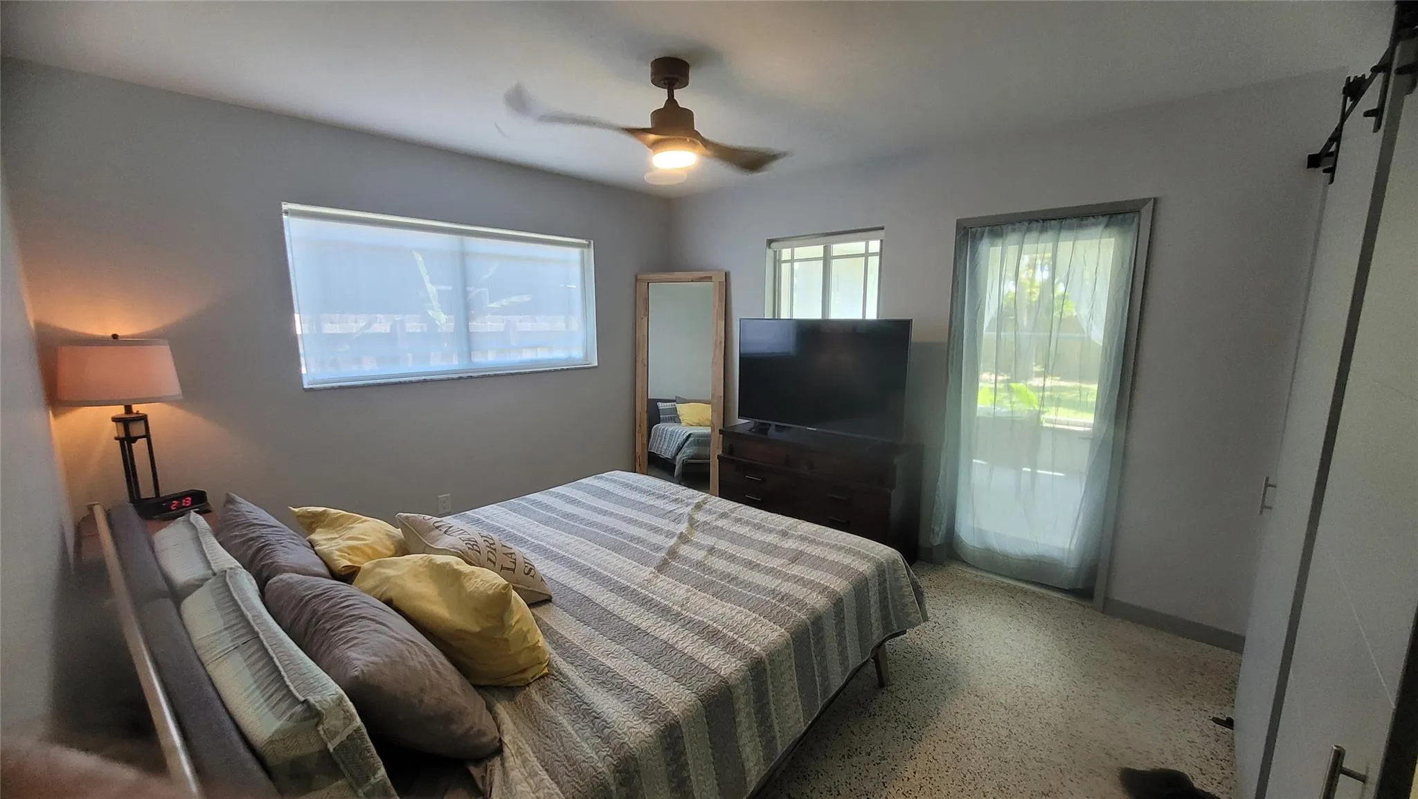 818 NW 28th Ct
