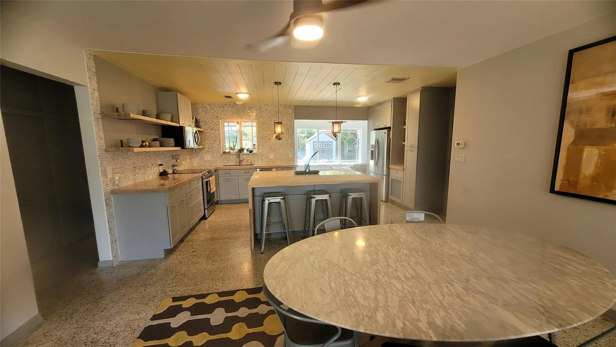 818 NW 28th Ct