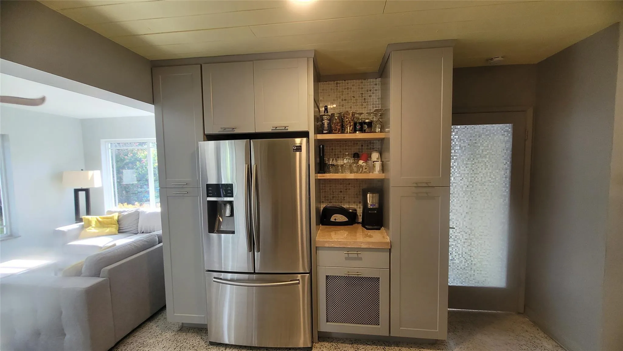 818 NW 28th Ct