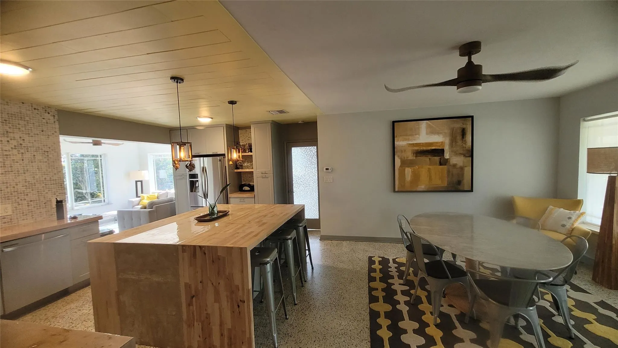 818 NW 28th Ct