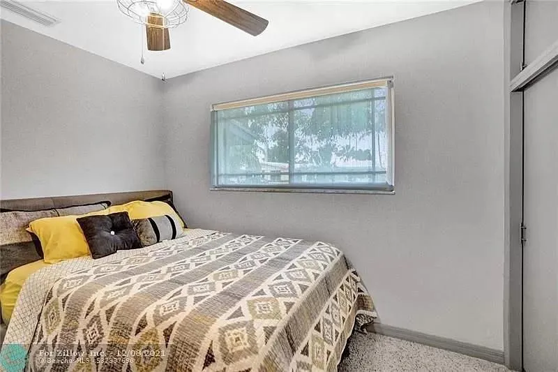 818 NW 28th Ct