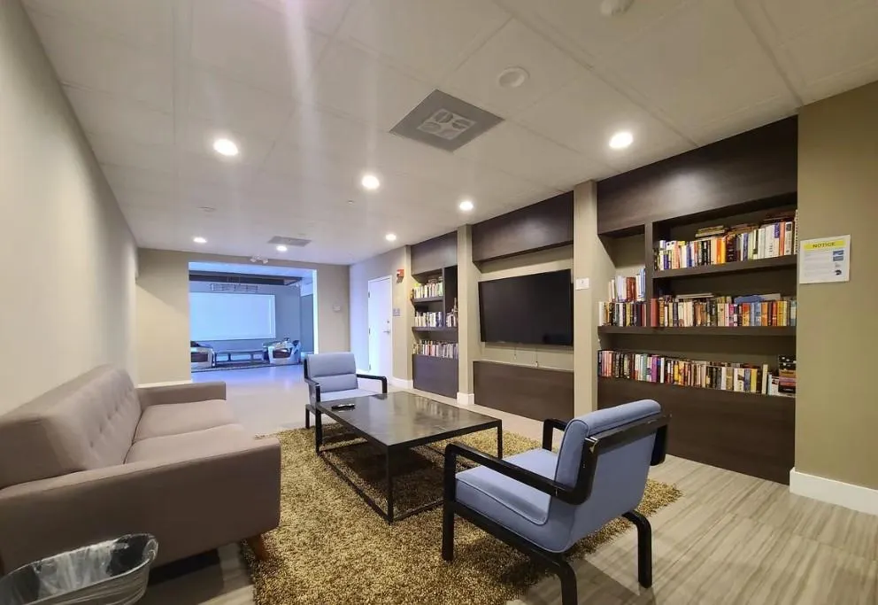 3625 N Country Club Dr, #1208