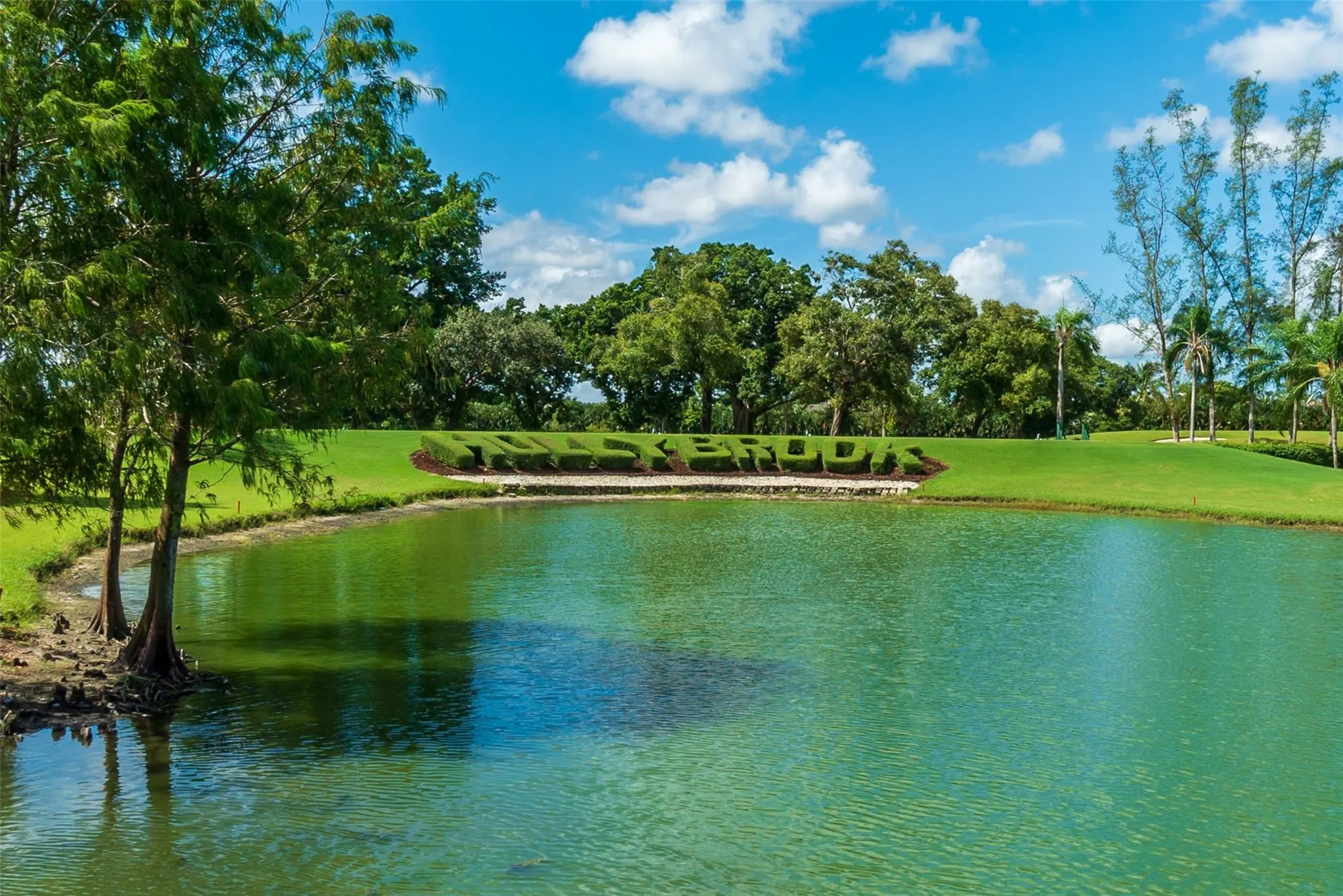 9611 N Hollybrook Lake Drive #107