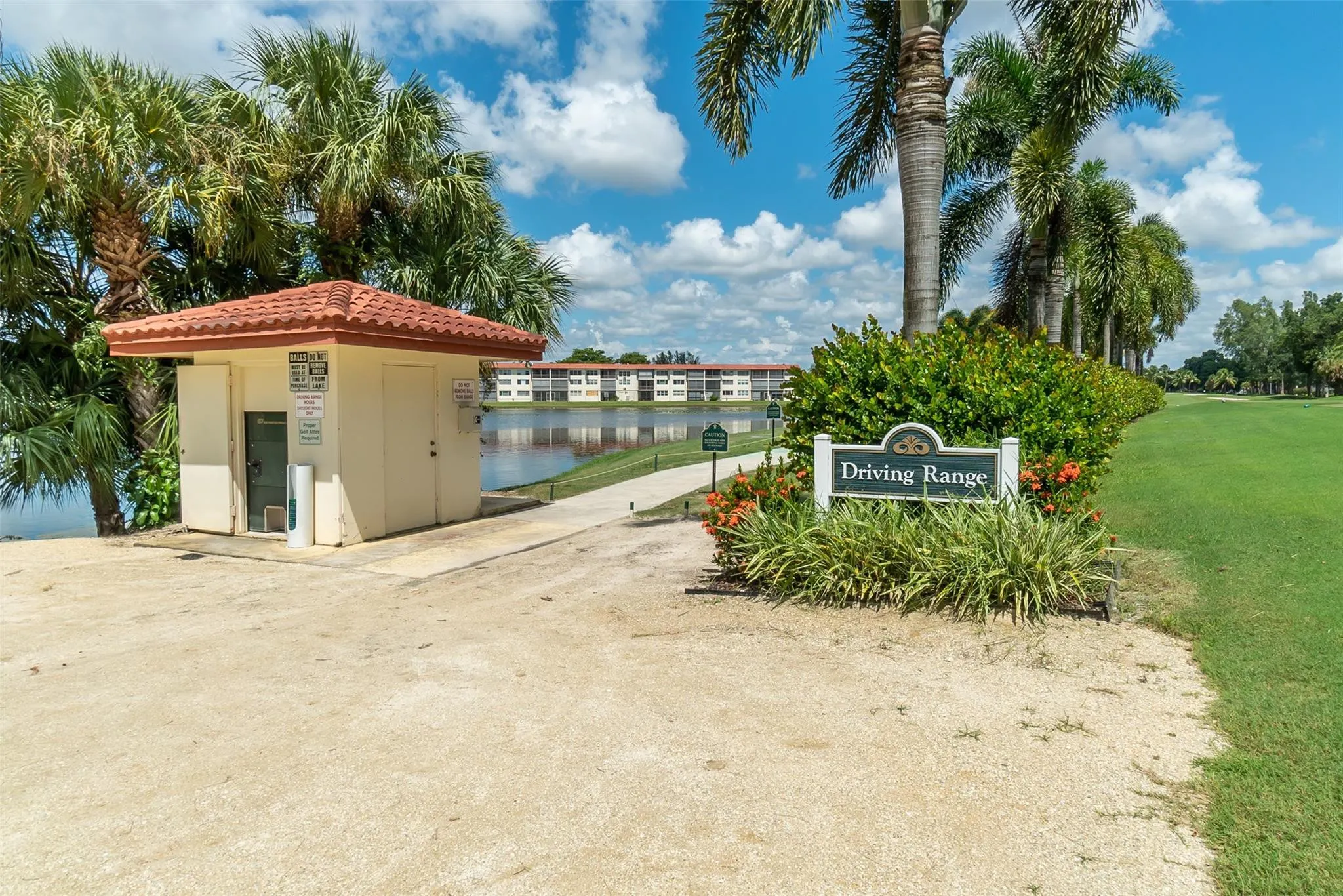 9611 N Hollybrook Lake Drive #107
