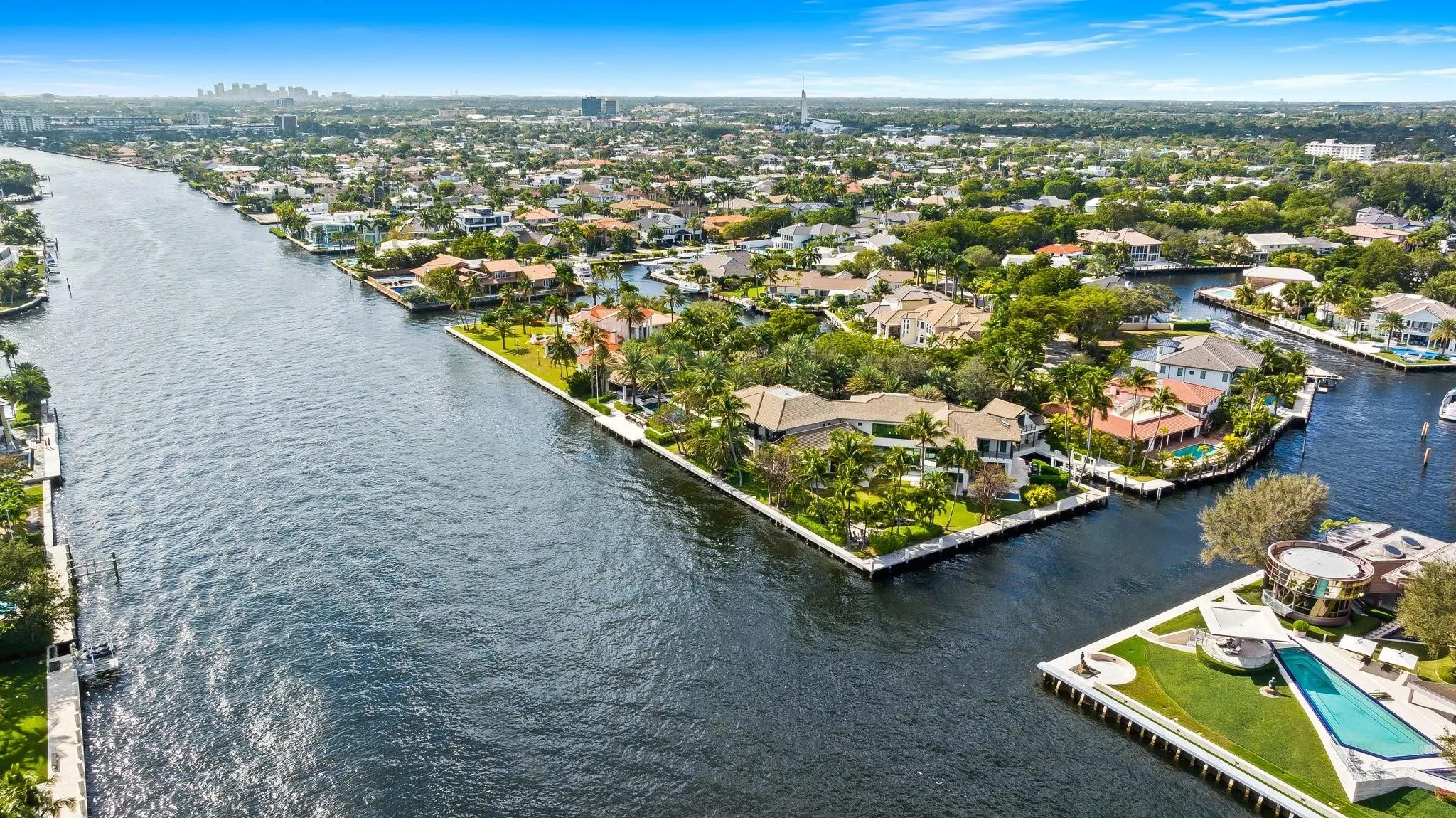 111 Bay Colony Dr