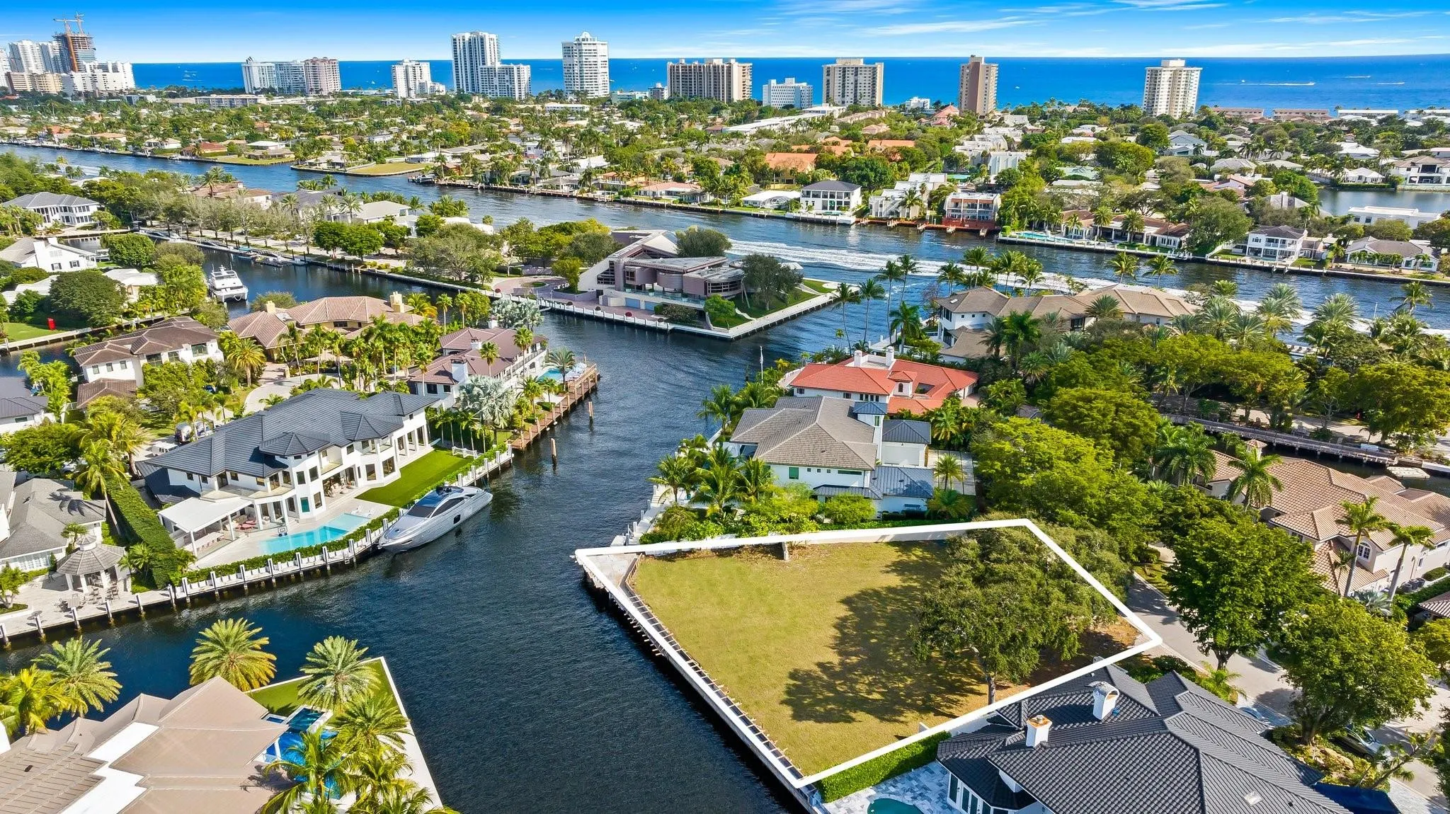 111 Bay Colony Dr