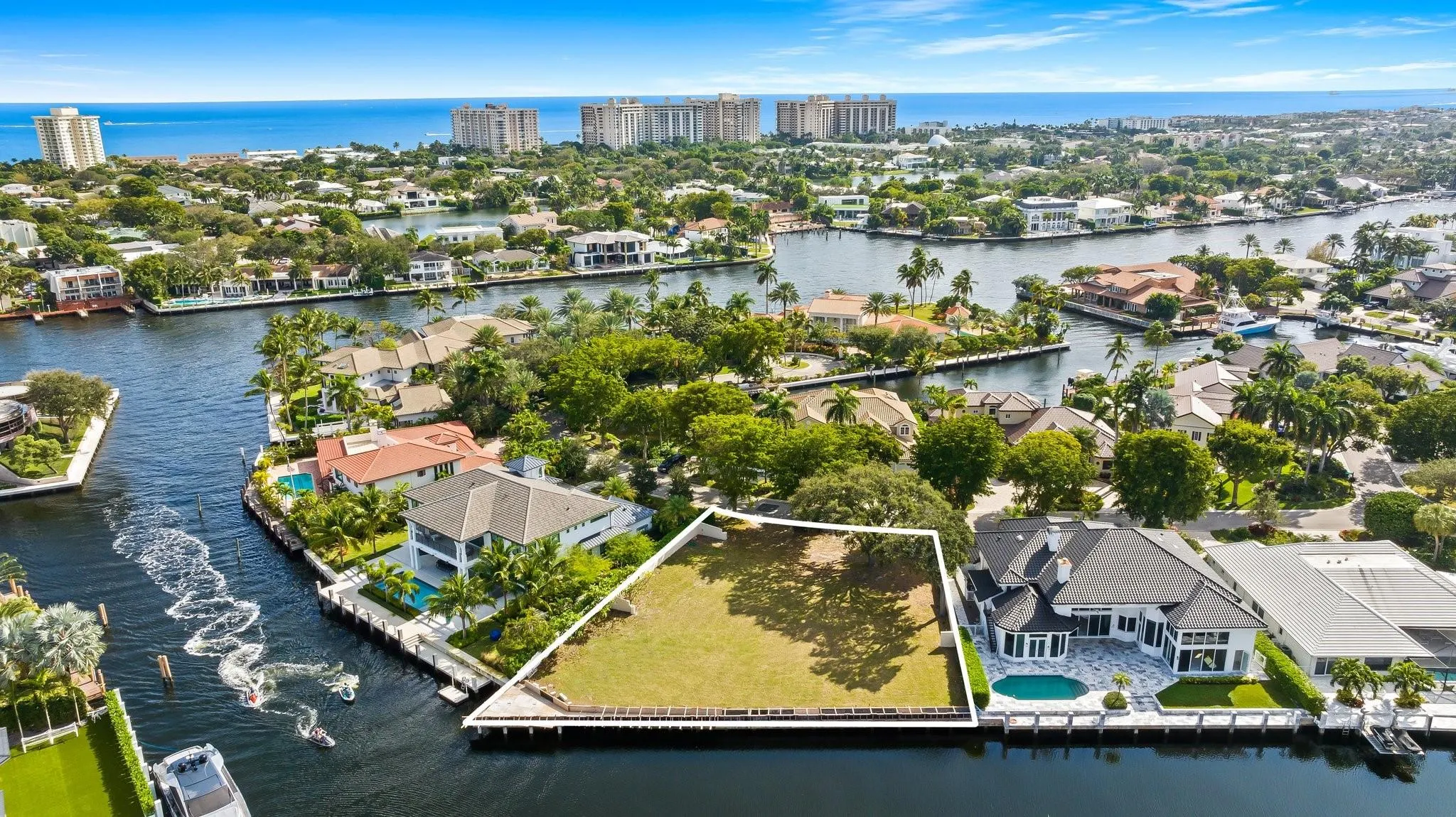 111 Bay Colony Dr