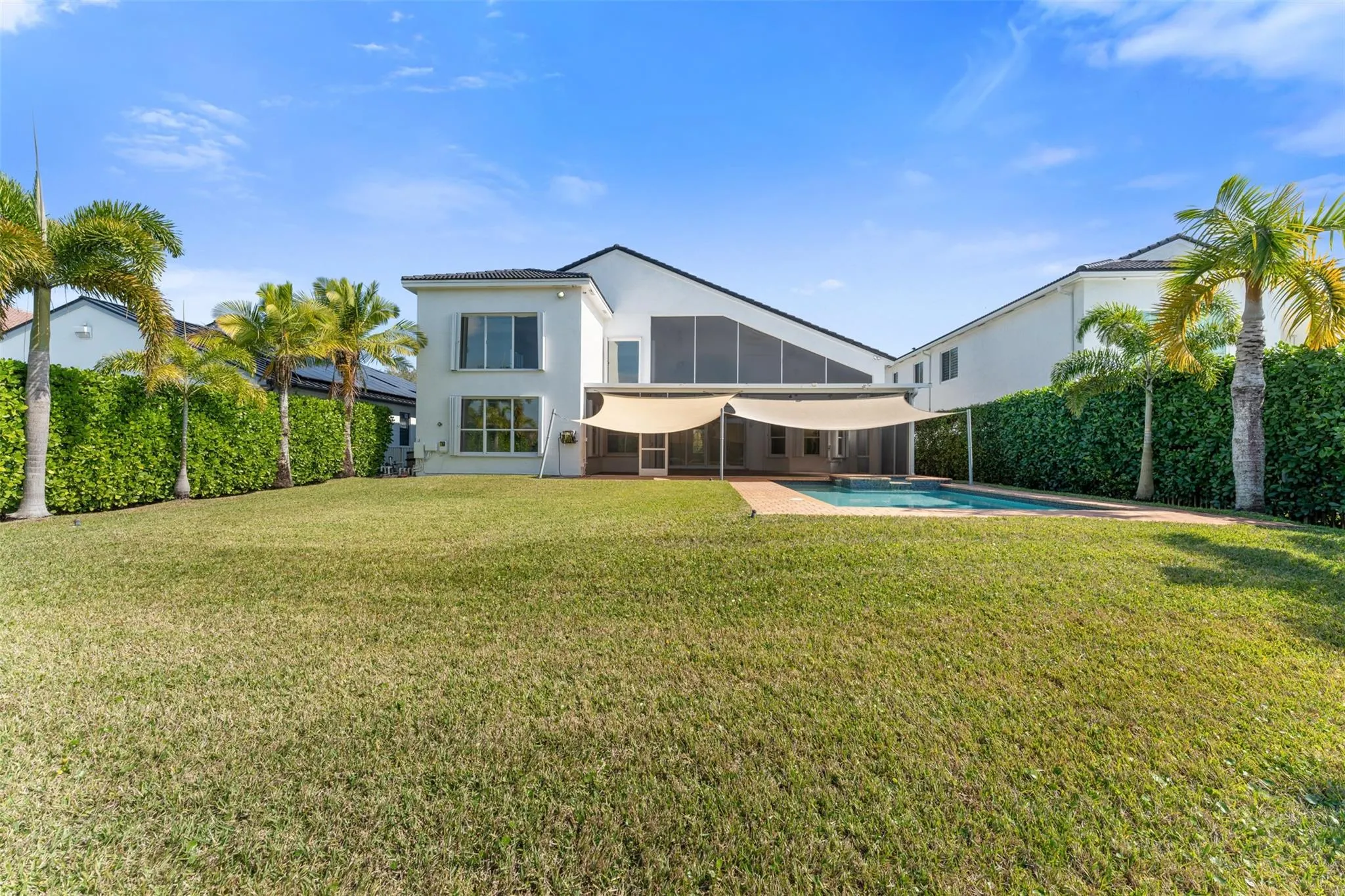 5318 SW 195th Terrace