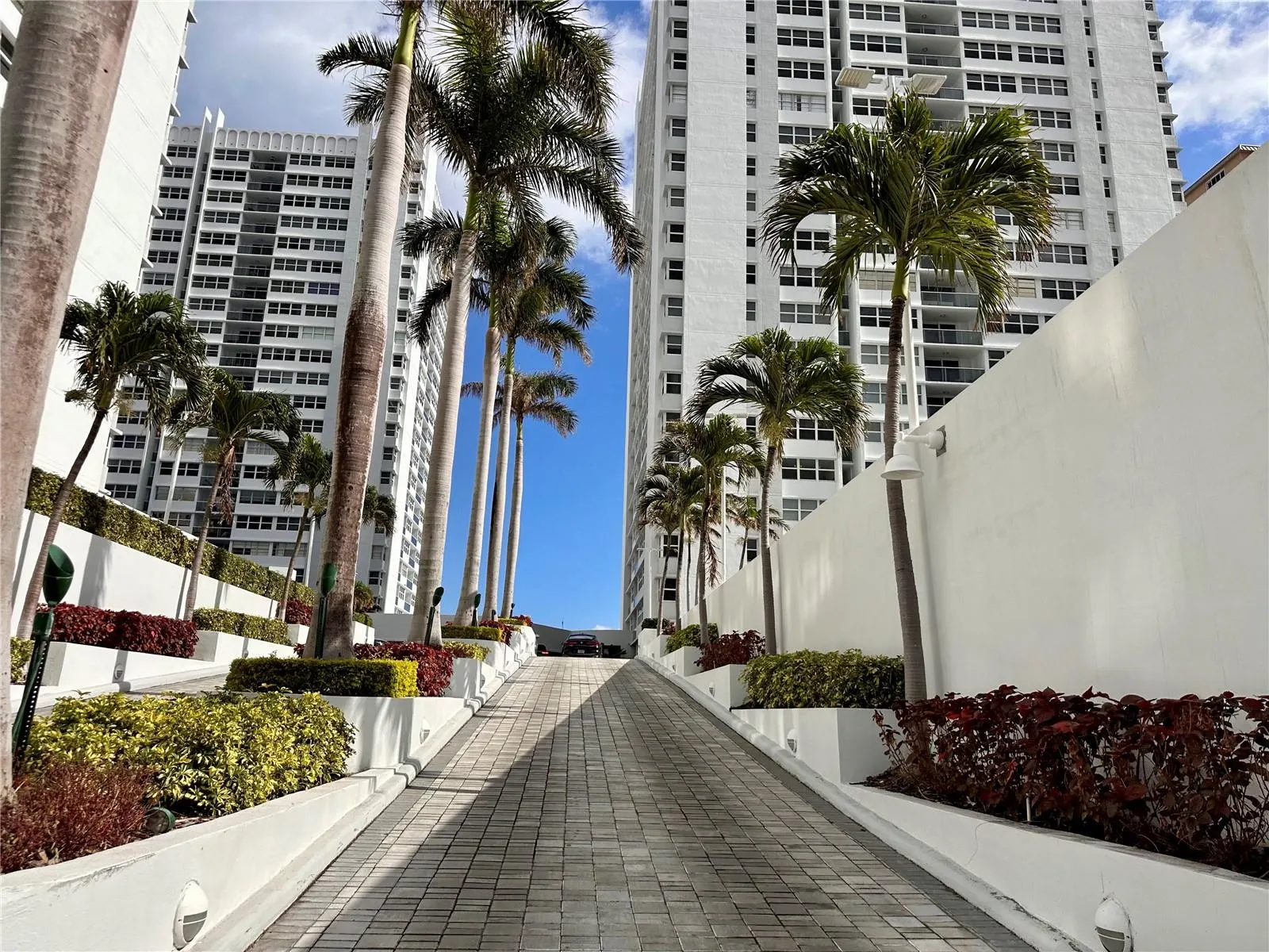 1880 S Ocean Dr, #TS705