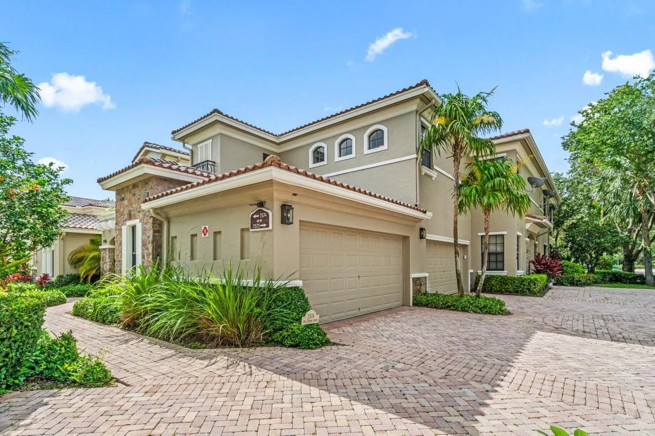 7574 Old Thyme Ct, #9D