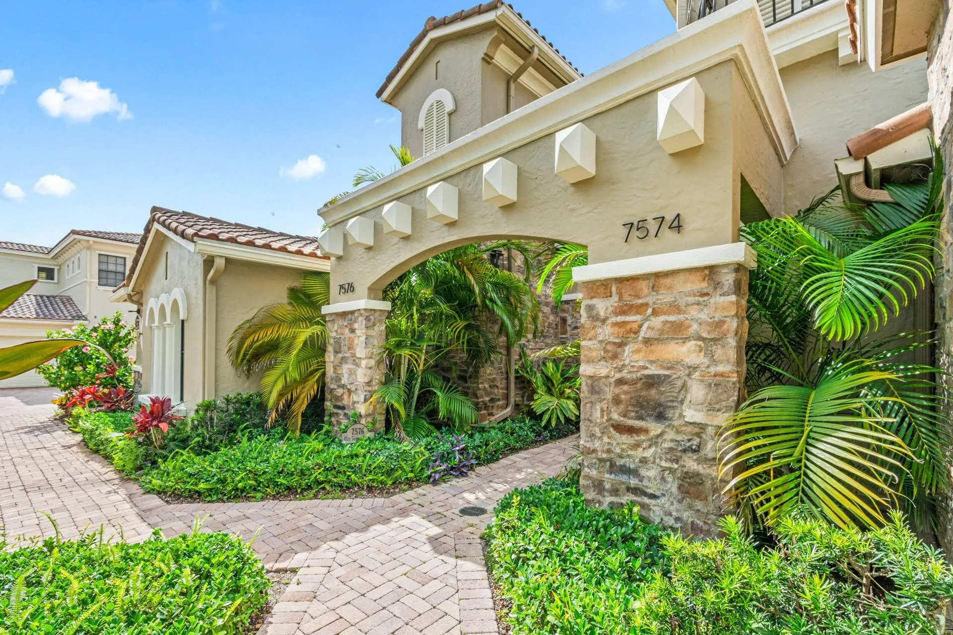 7574 Old Thyme Ct, #9D