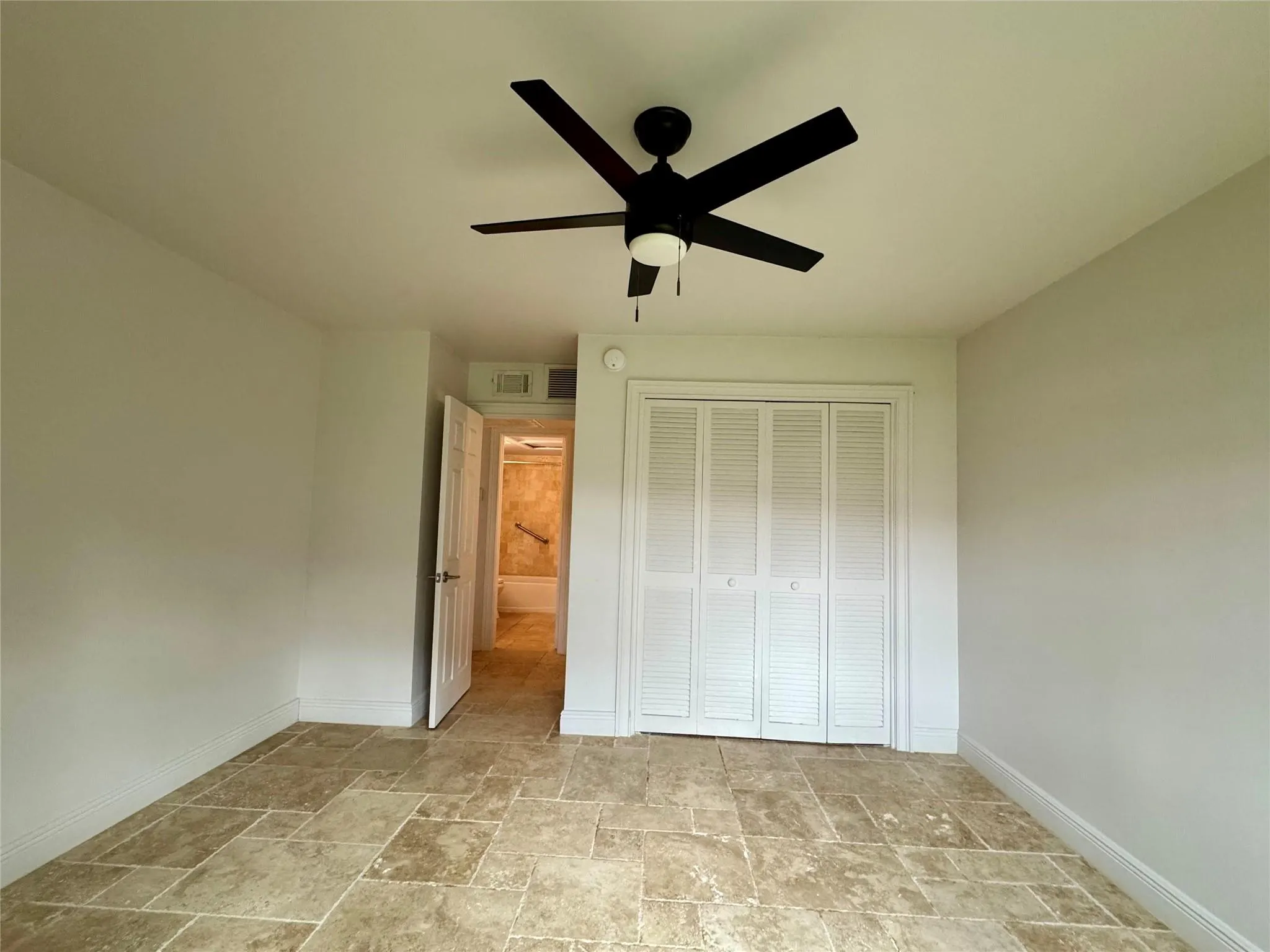 124 NE 19th Ct, #102B