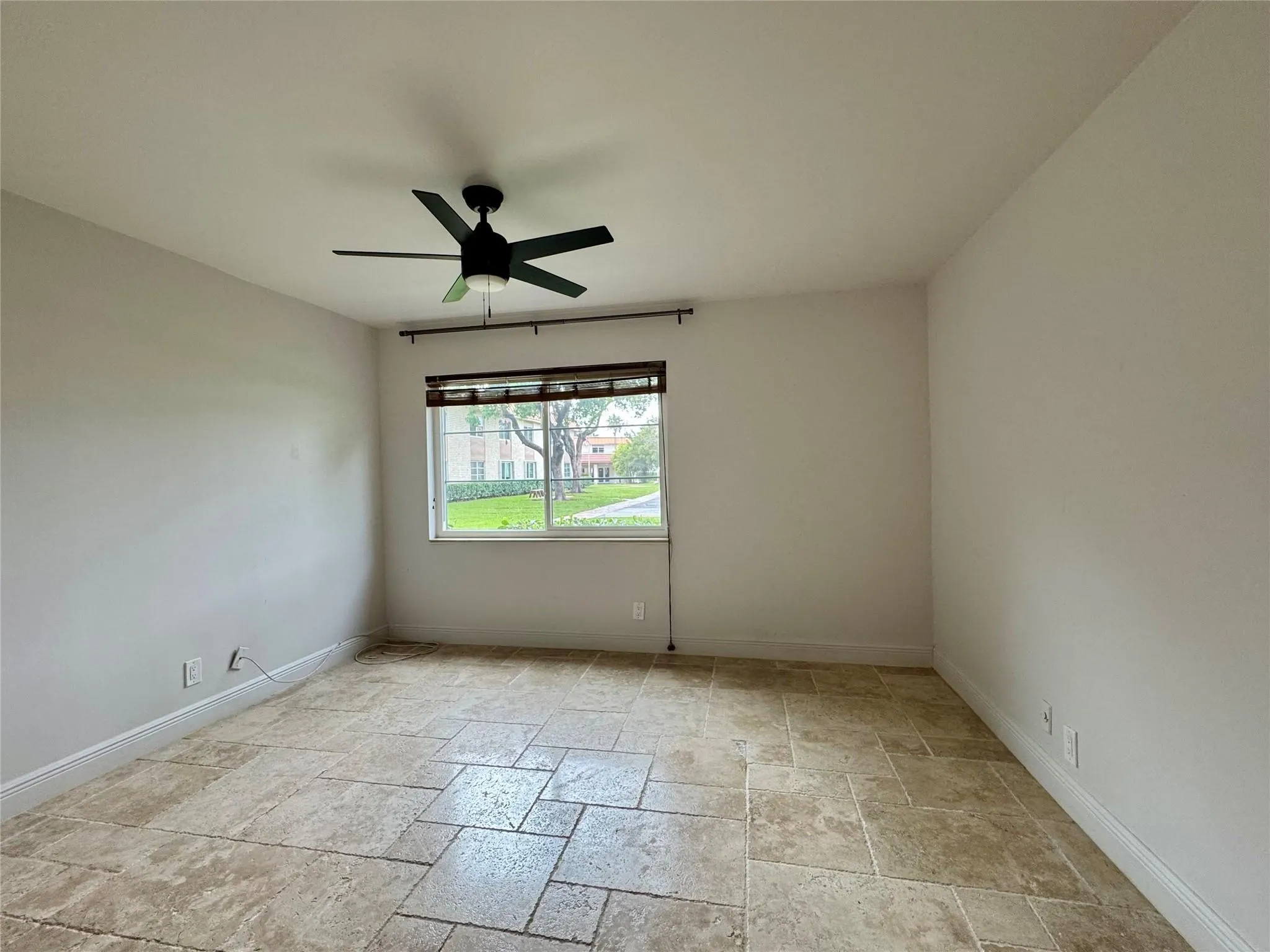124 NE 19th Ct, #102B