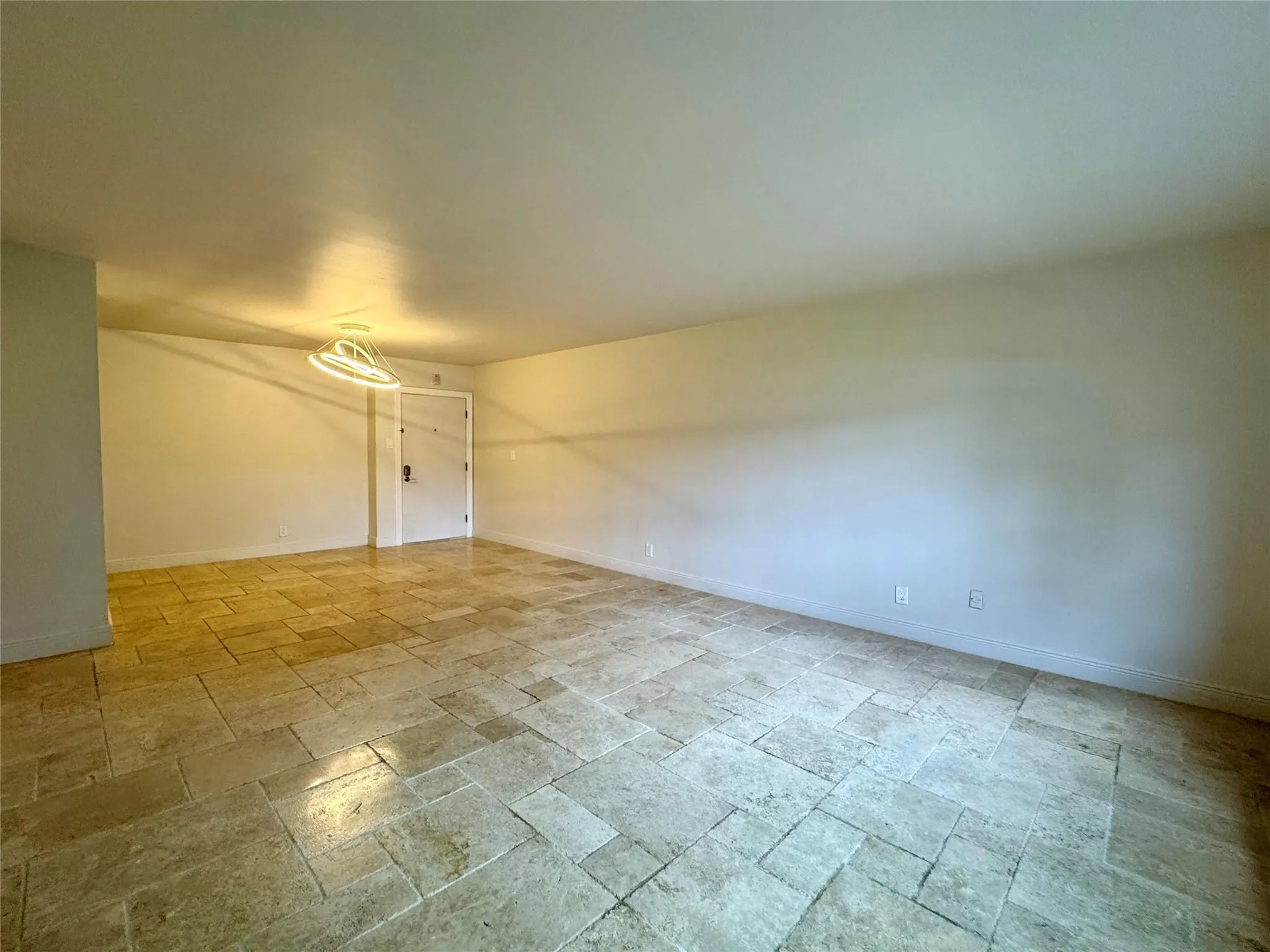 124 NE 19th Ct, #102B