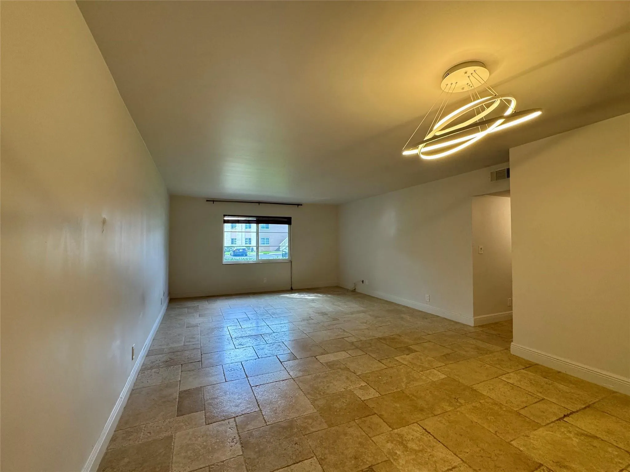 124 NE 19th Ct, #102B