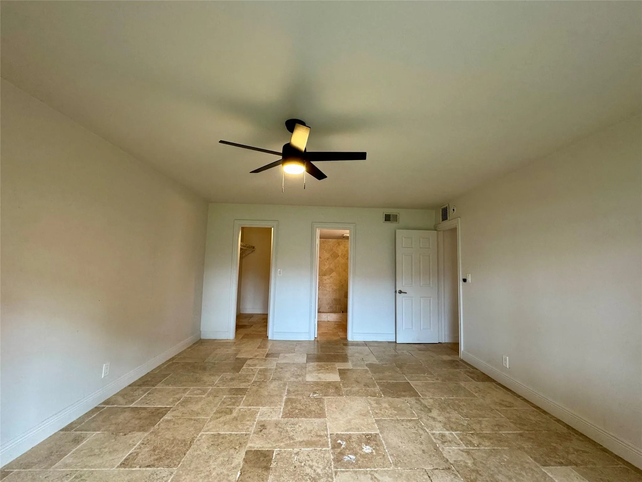 124 NE 19th Ct, #102B