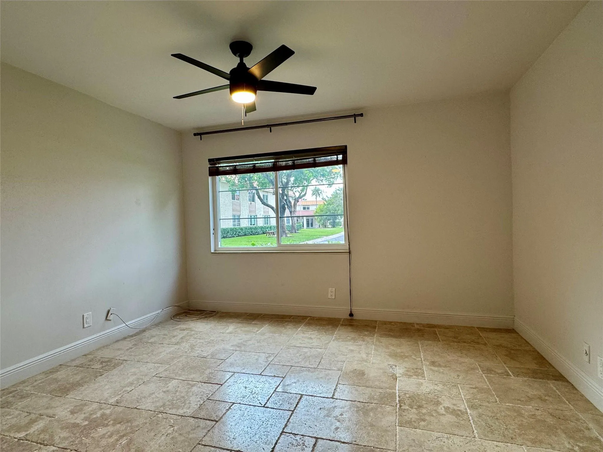 124 NE 19th Ct, #102B