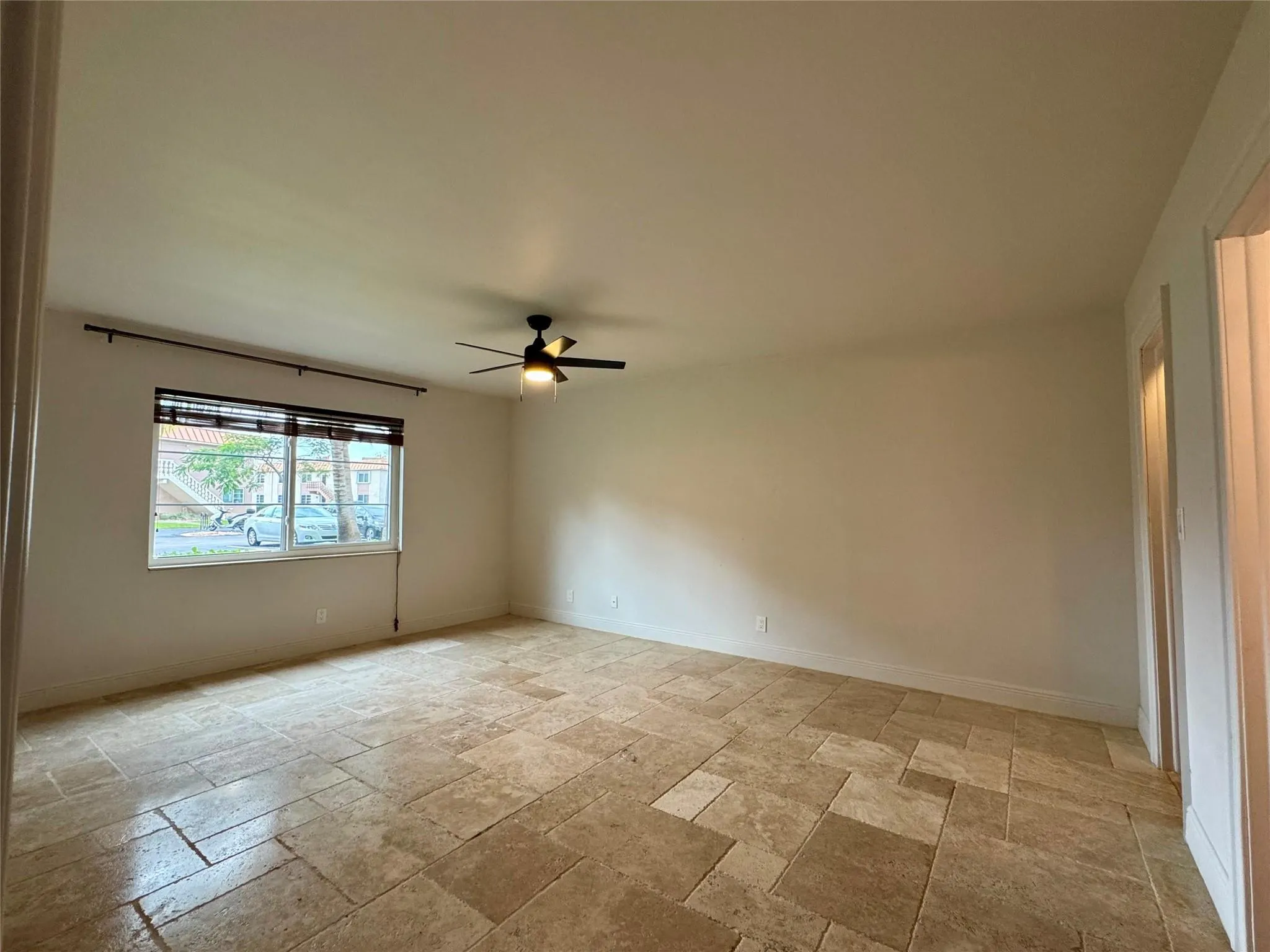 124 NE 19th Ct, #102B