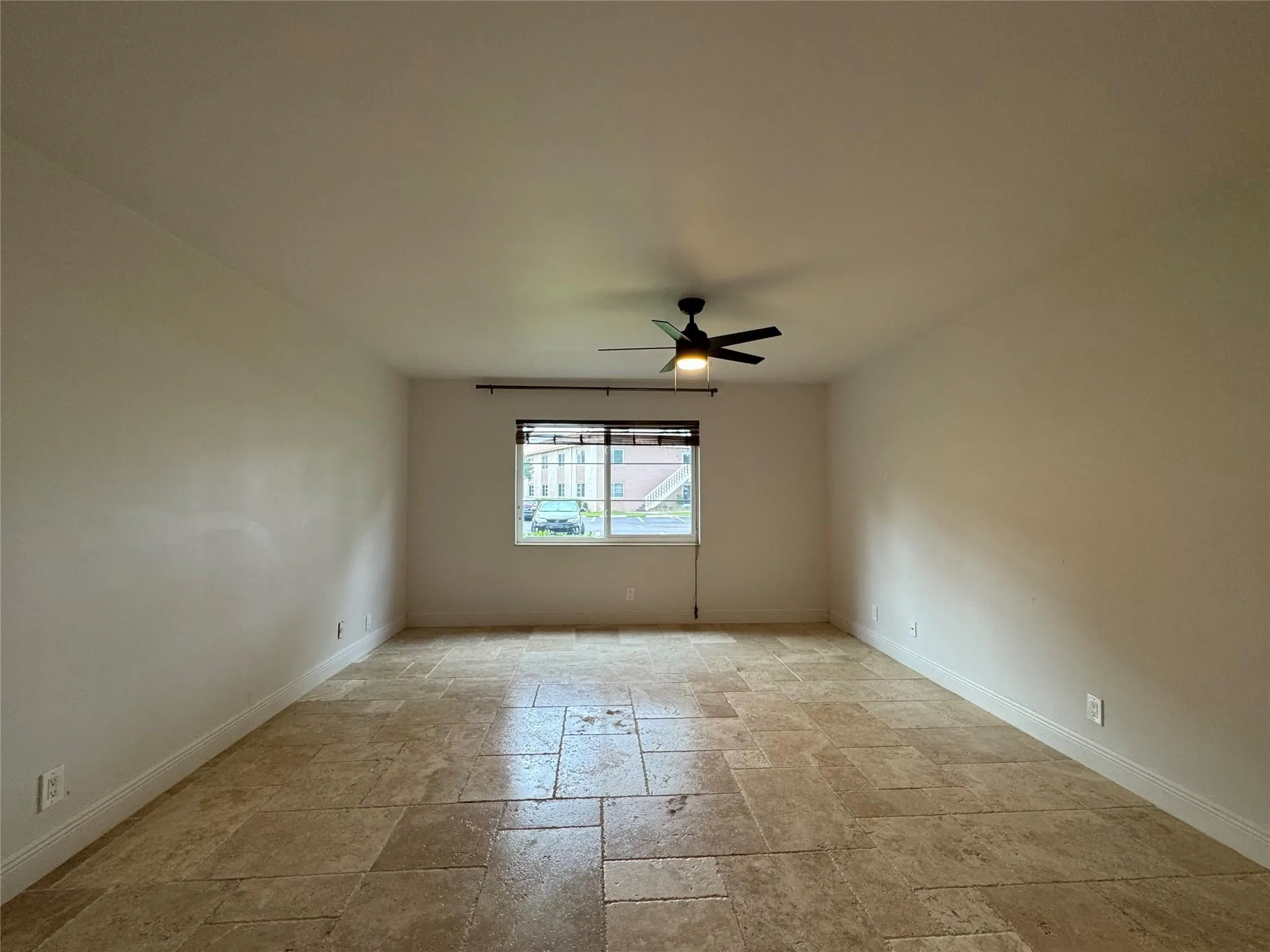 124 NE 19th Ct, #102B