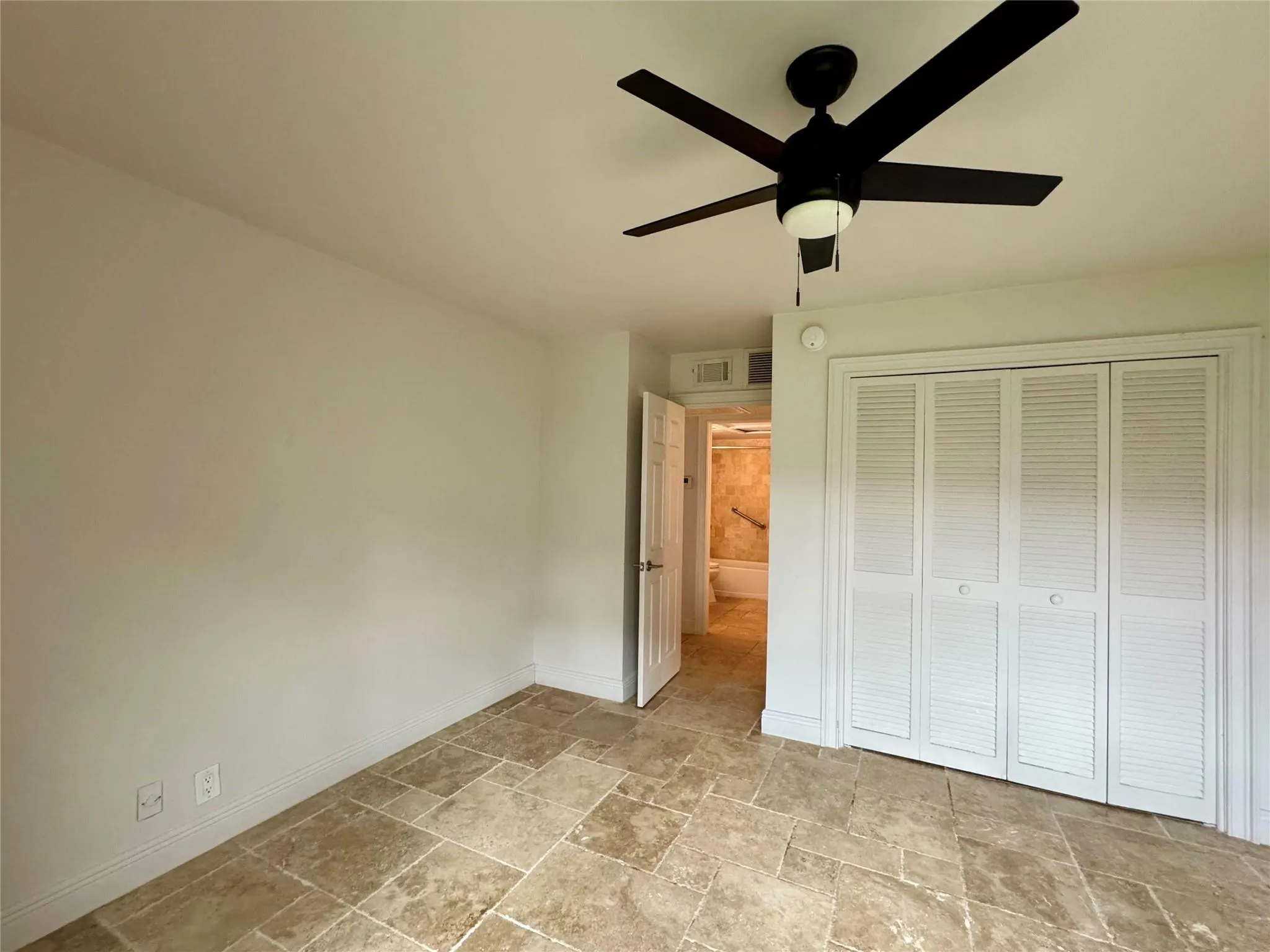 124 NE 19th Ct, #102B