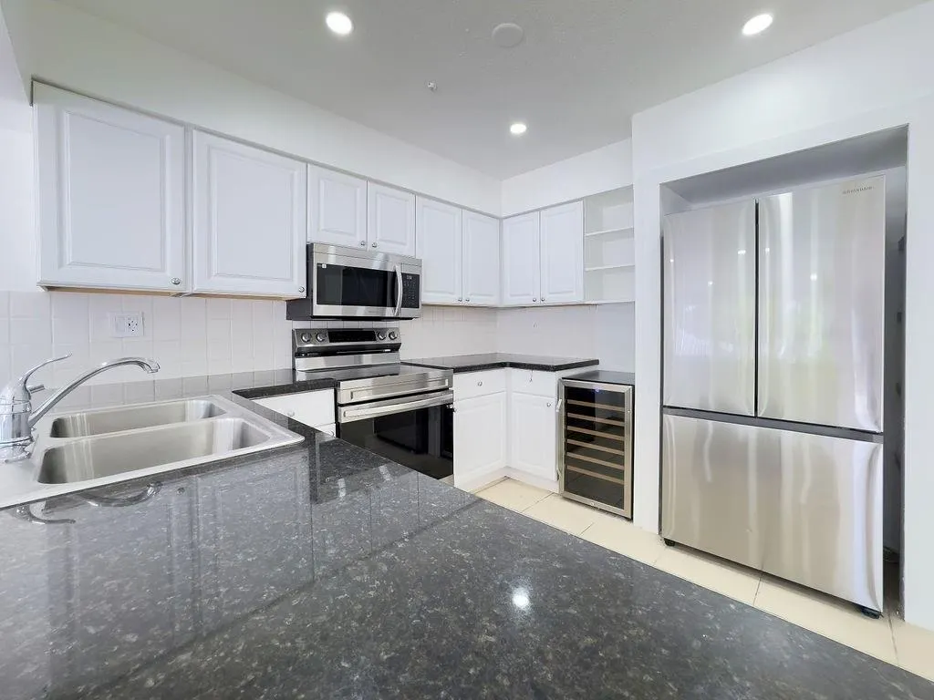 928 Orange Isle