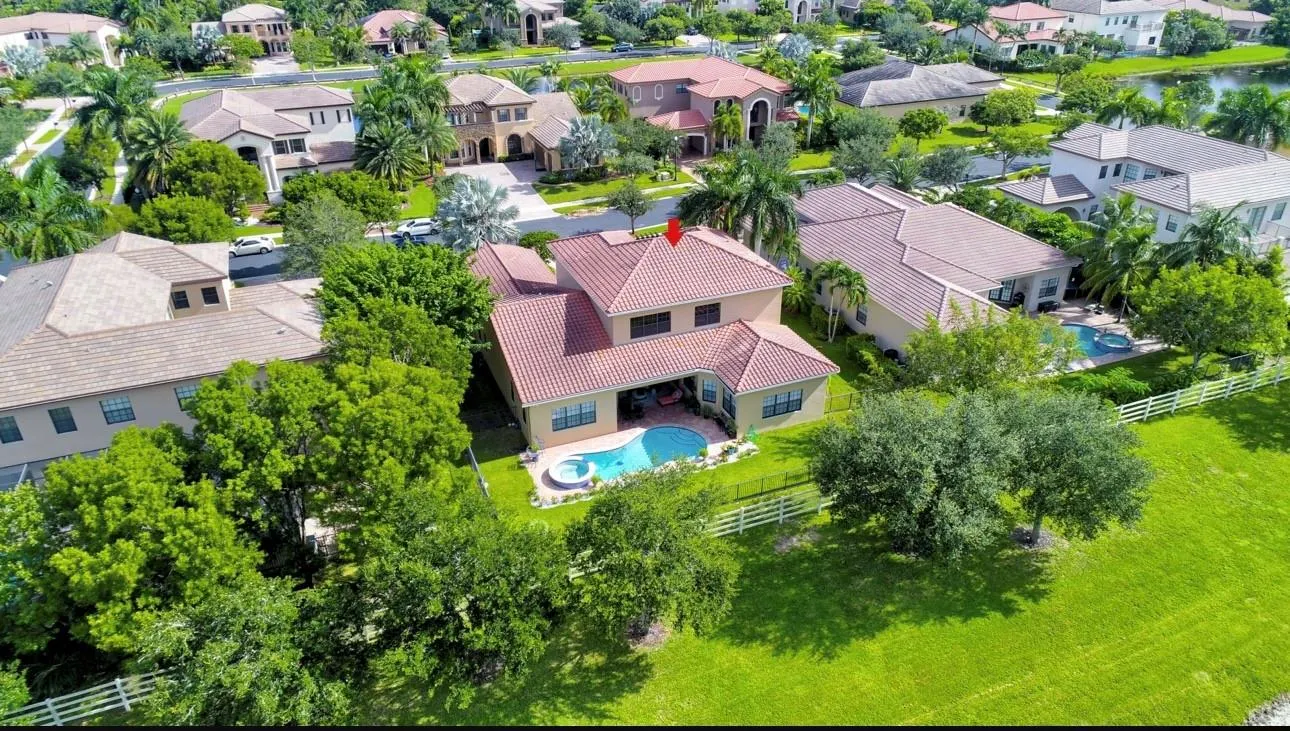 10420 Majestic Ct