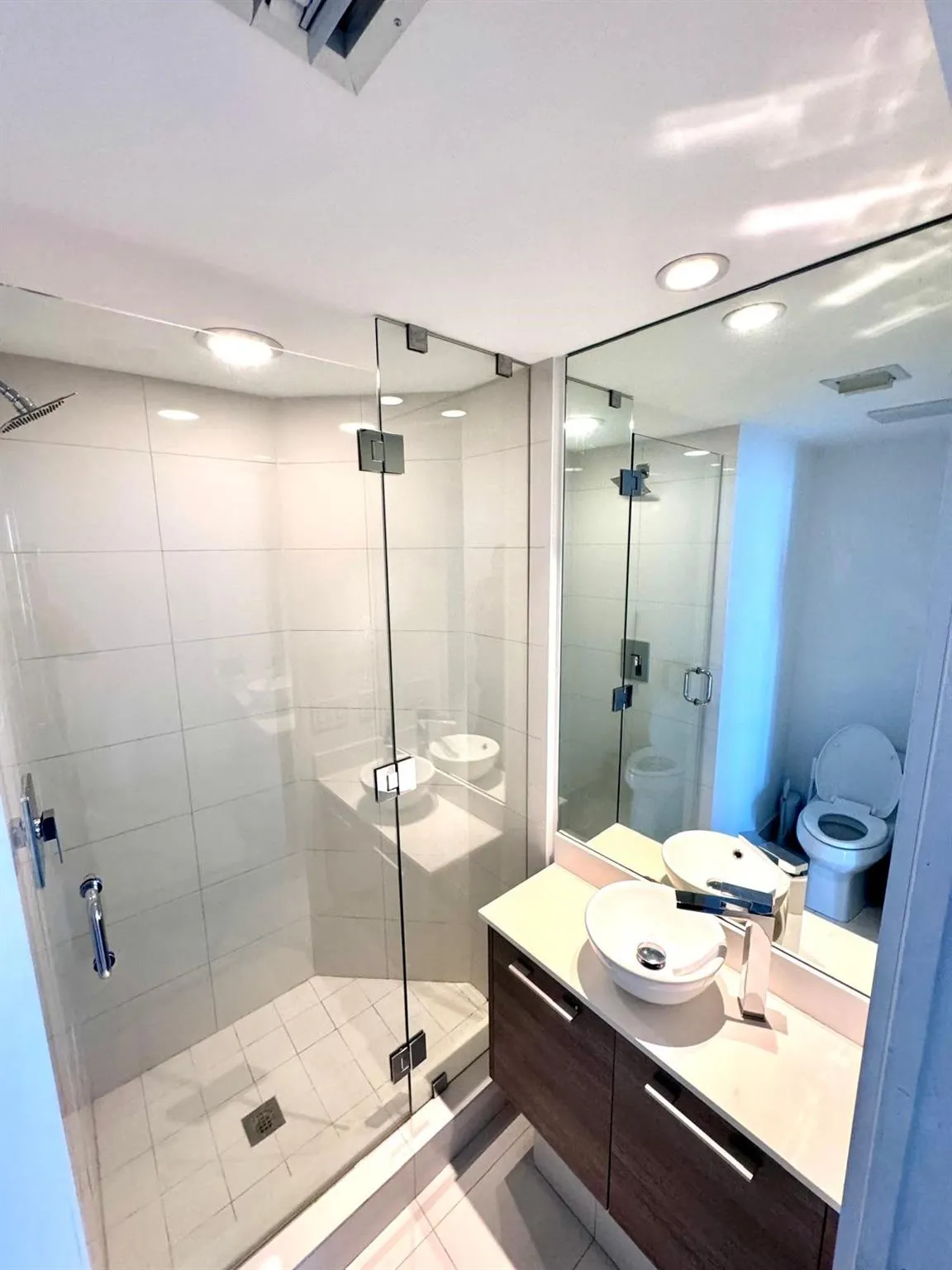 650 NE 32nd St, #2507