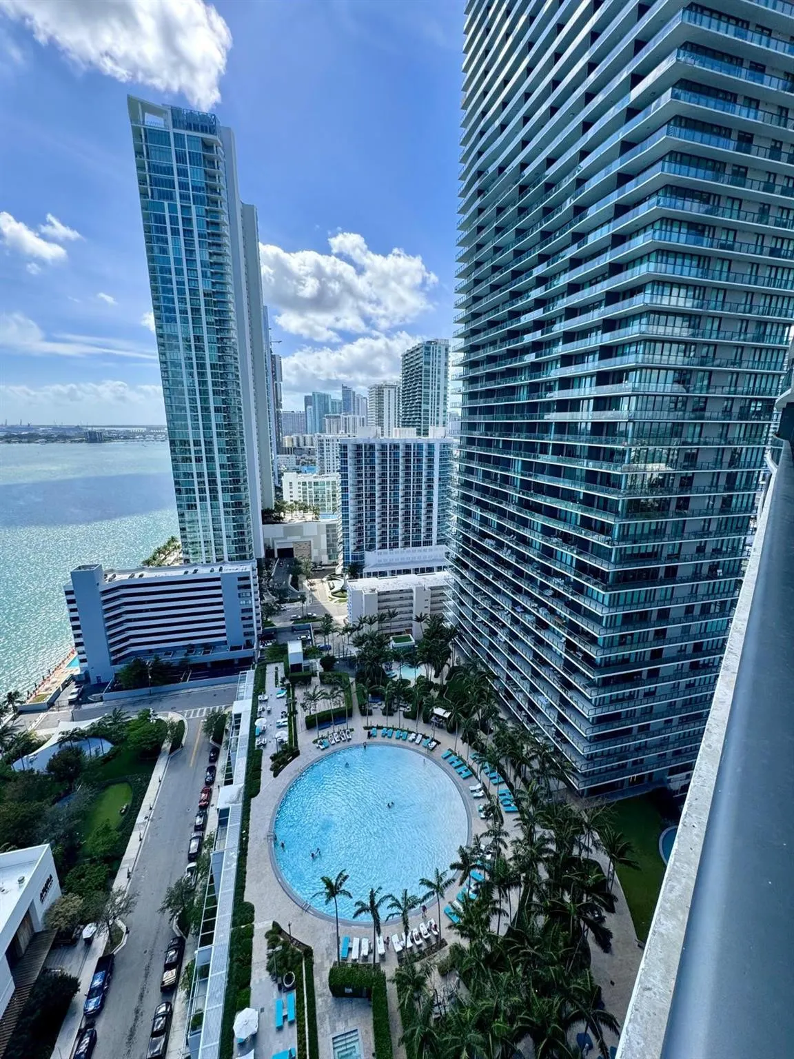 650 NE 32nd St, #2507