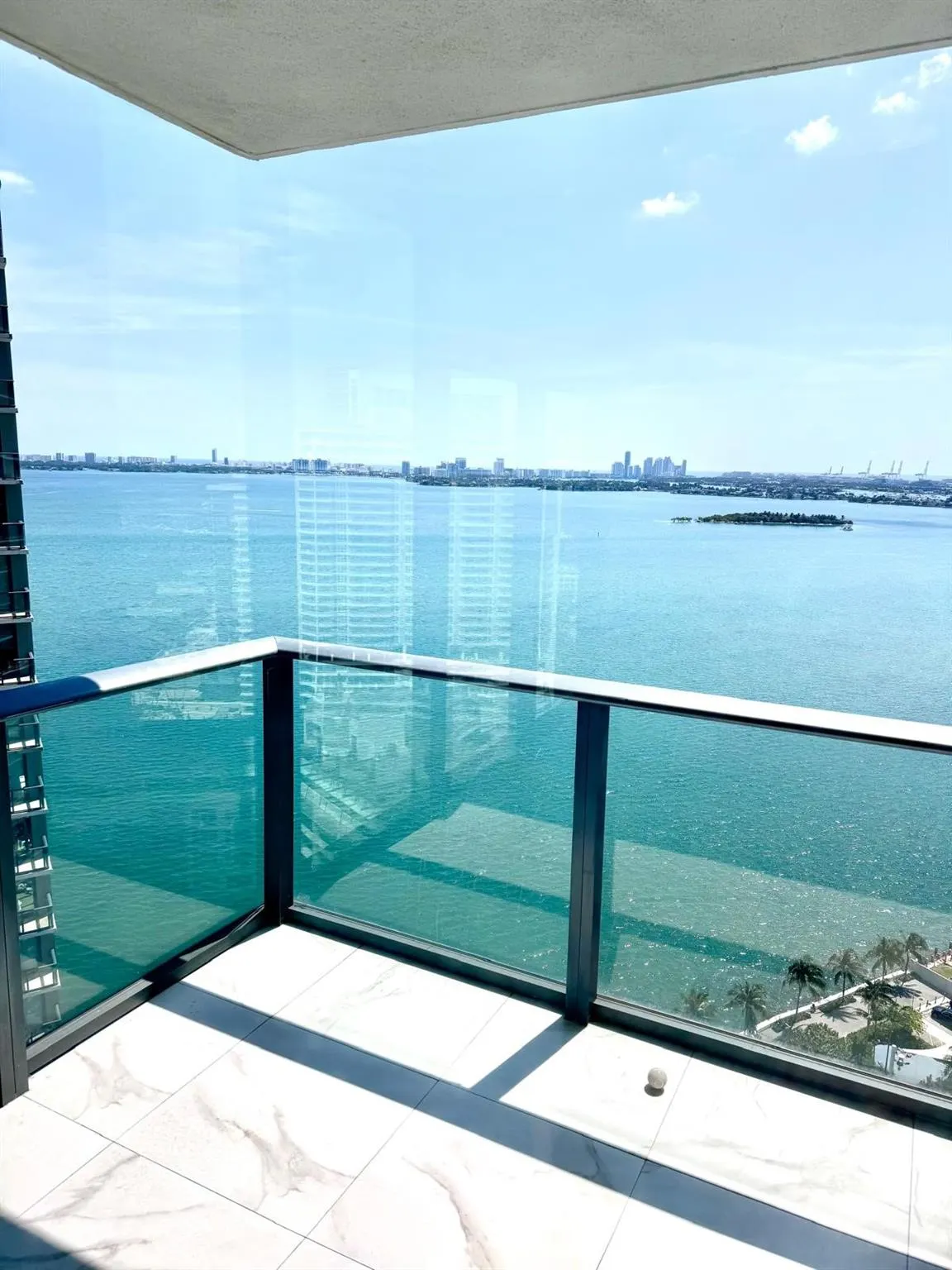 650 NE 32nd St, #2507