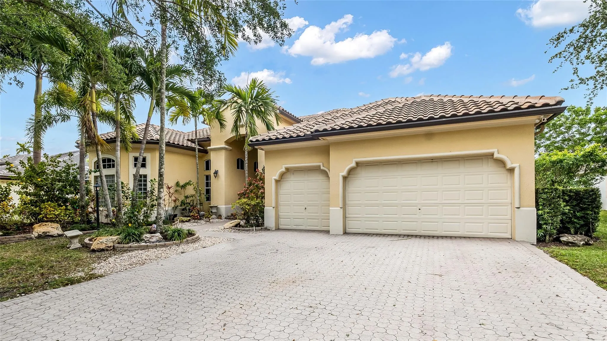 6543 NW 105th Ter