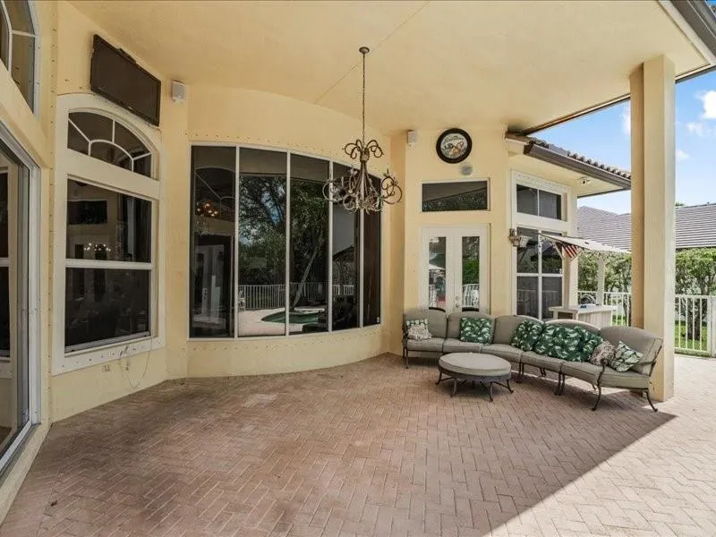 6543 NW 105th Ter