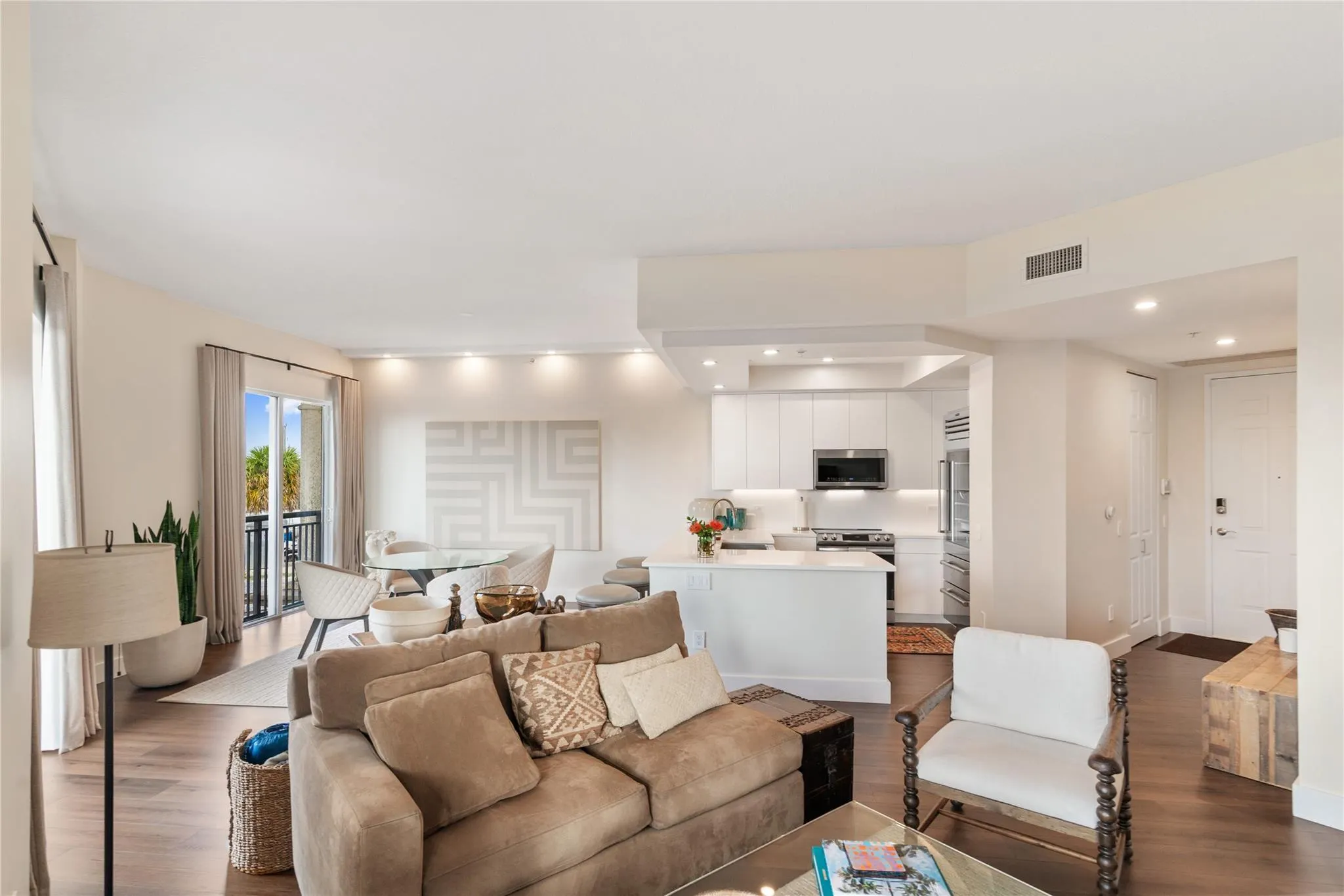 2631 NE 14th Ave, #209