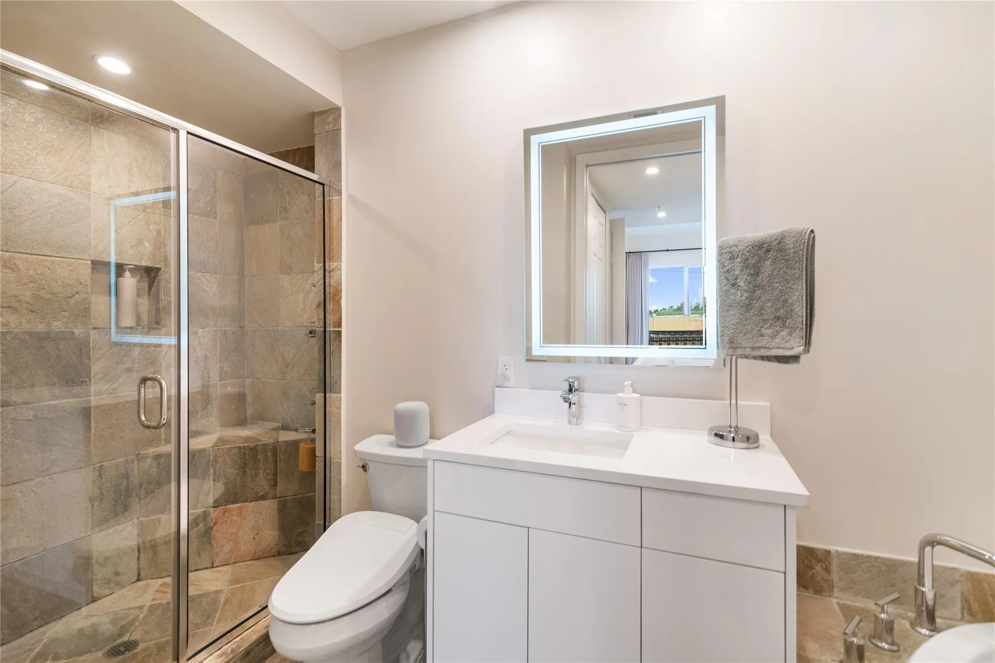 2631 NE 14th Ave, #209