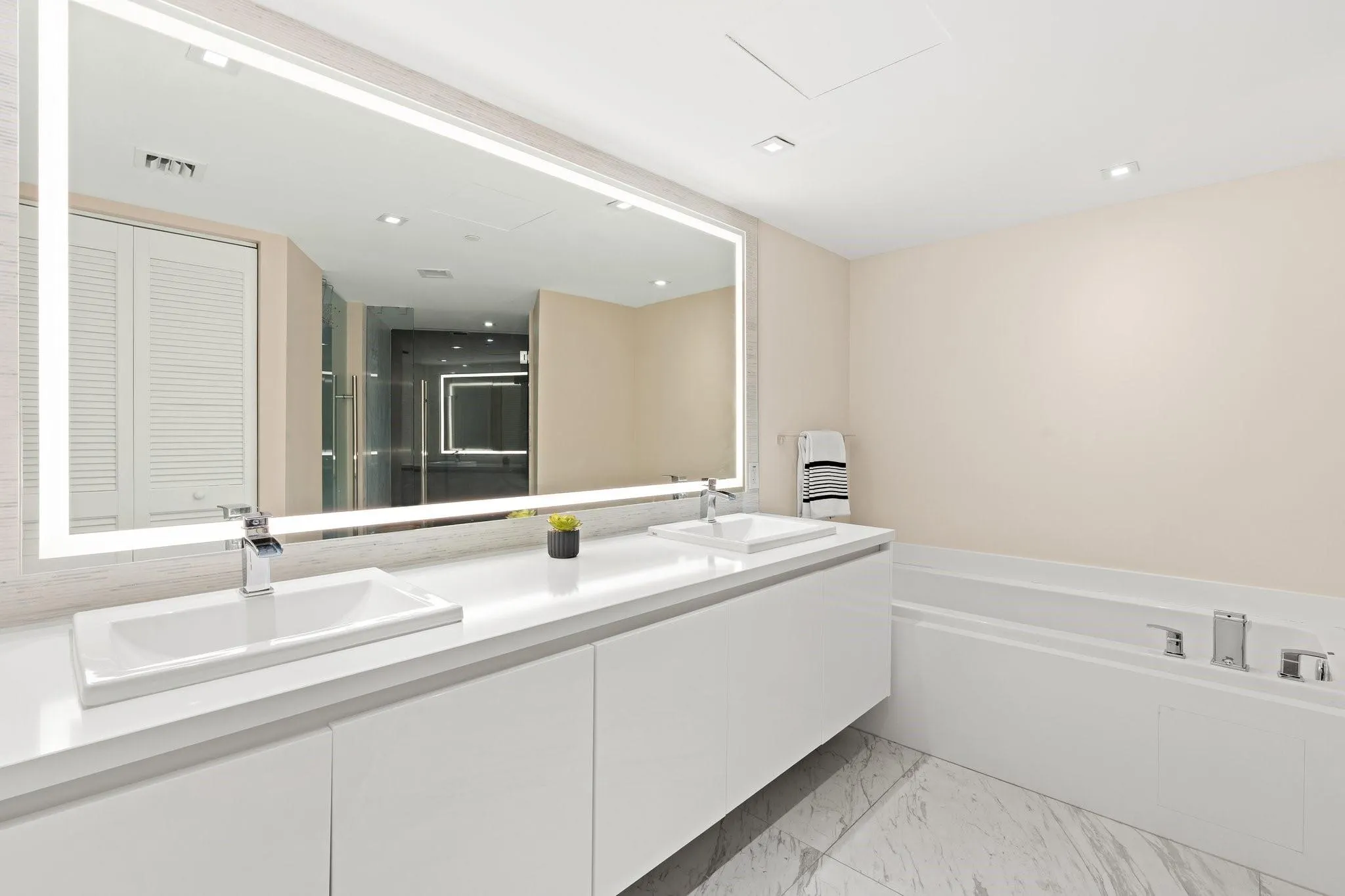 701 N Fort Lauderdale Beach Blvd, #112