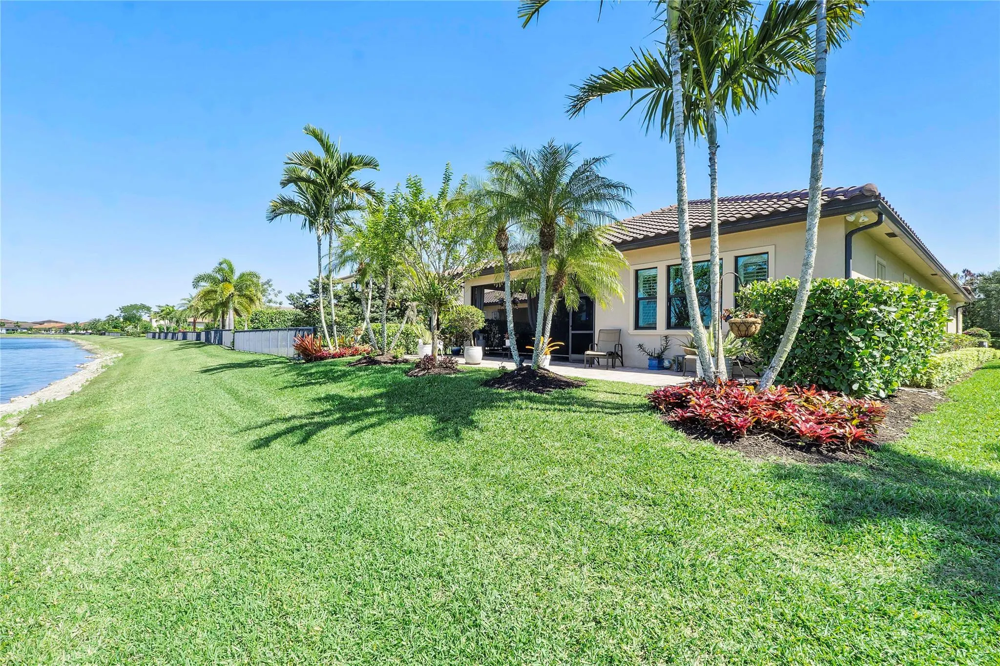 12155 S Baypoint Cir