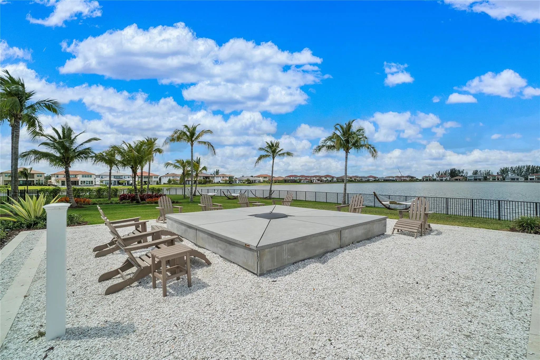 12155 S Baypoint Cir