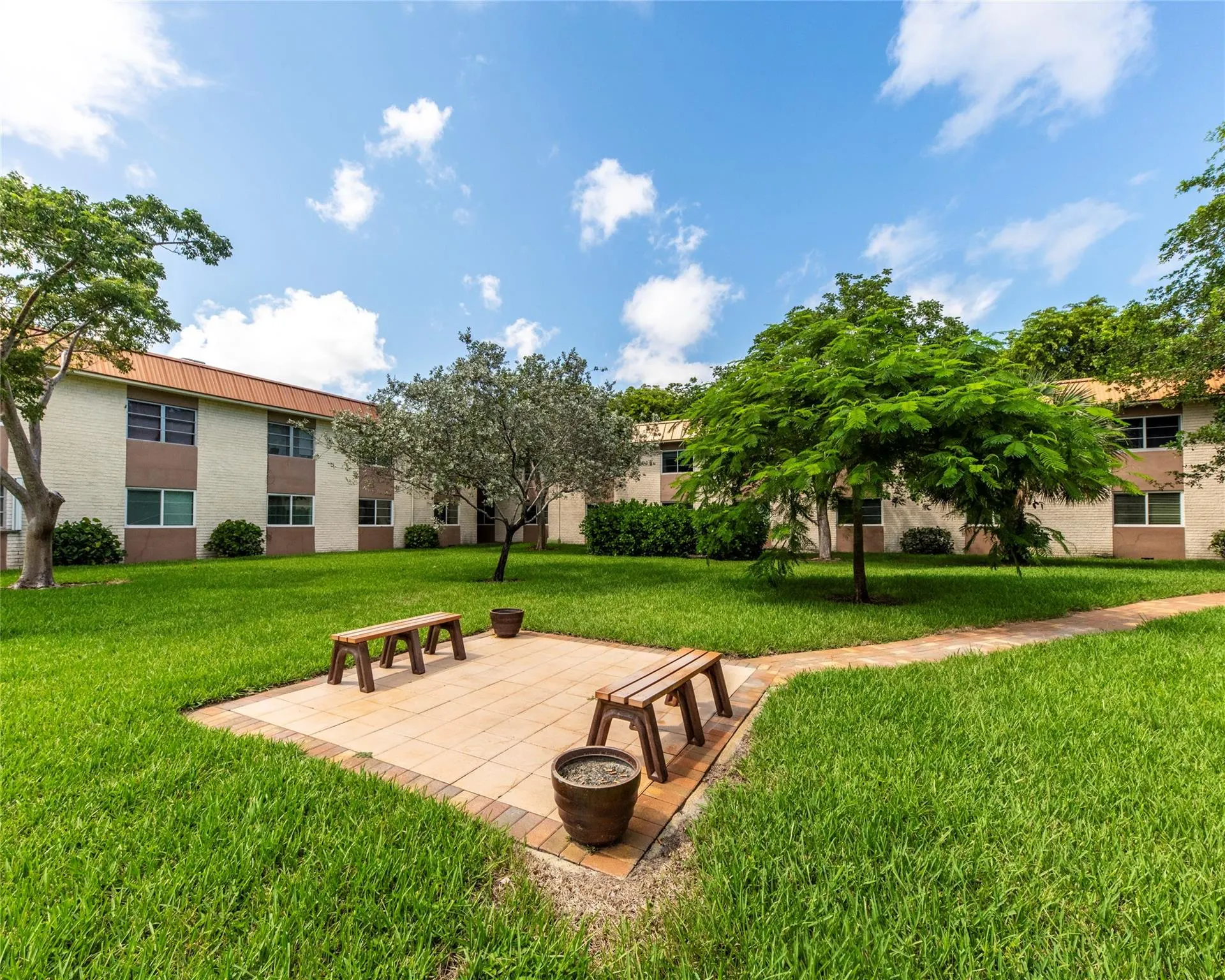 1950 N Andrews Ave, #210D