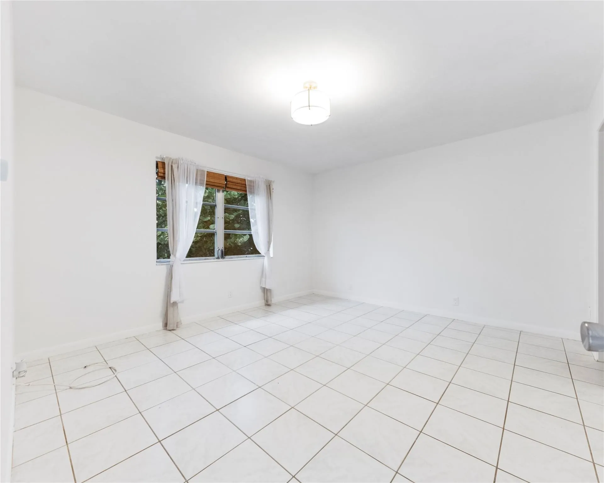 1950 N Andrews Ave, #210D